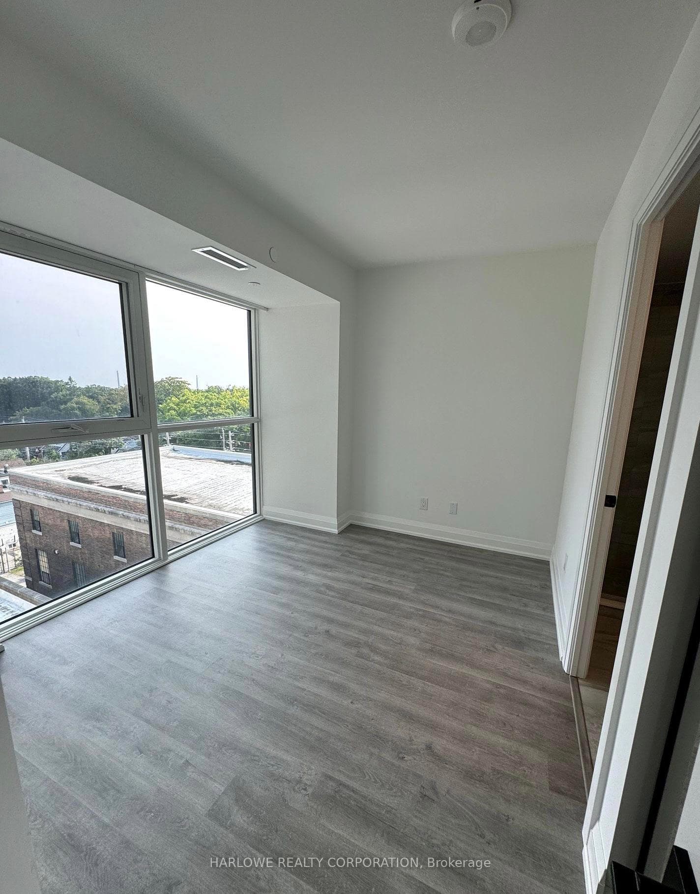 2369 Danforth Avenue Unit 703 photo 3