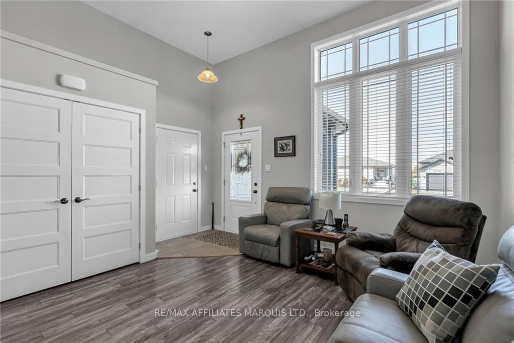 2196 BURKE Avenue photo 4