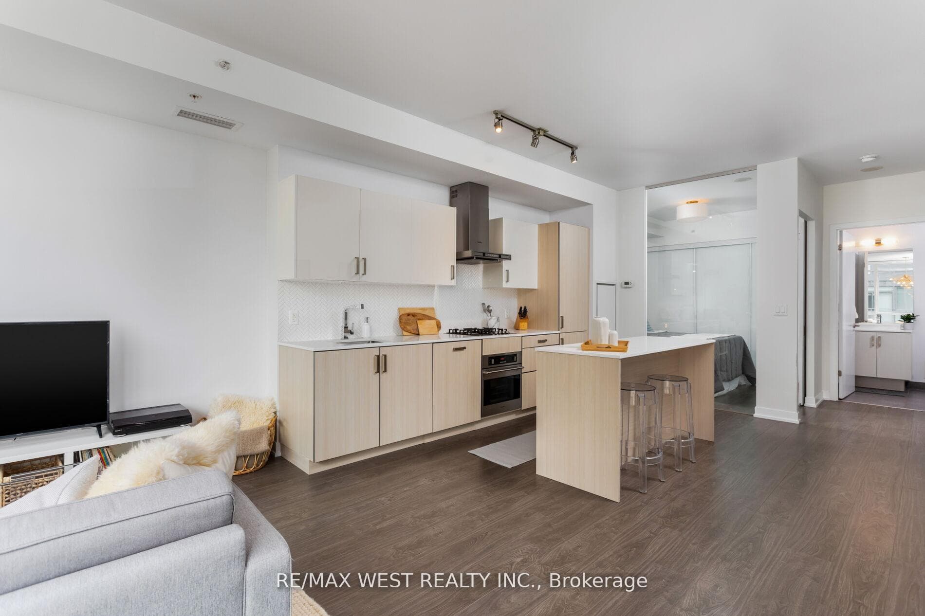 36 Howard Park Avenue Unit 603 photo 15