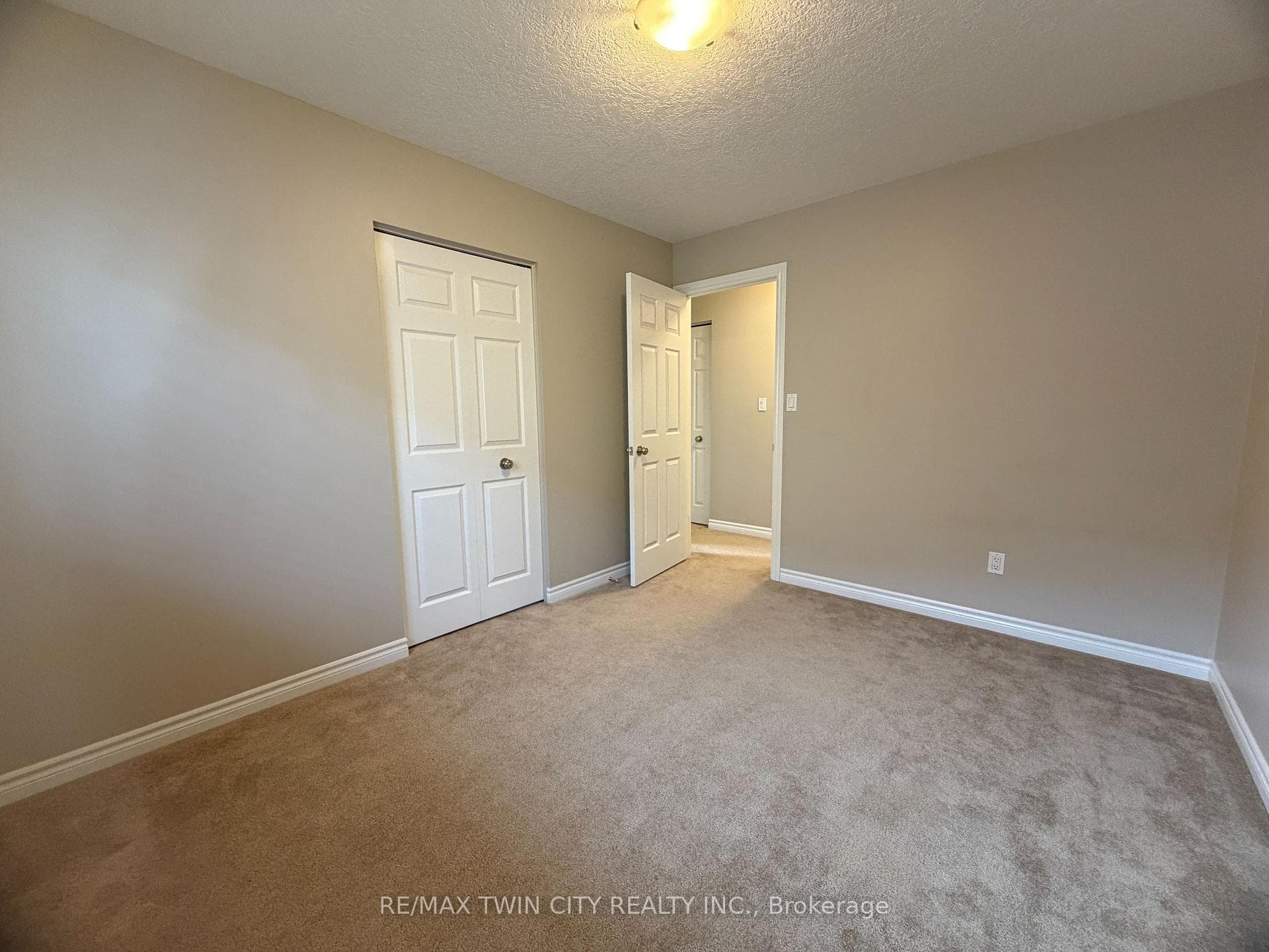 457 Dansbury Drive photo 30