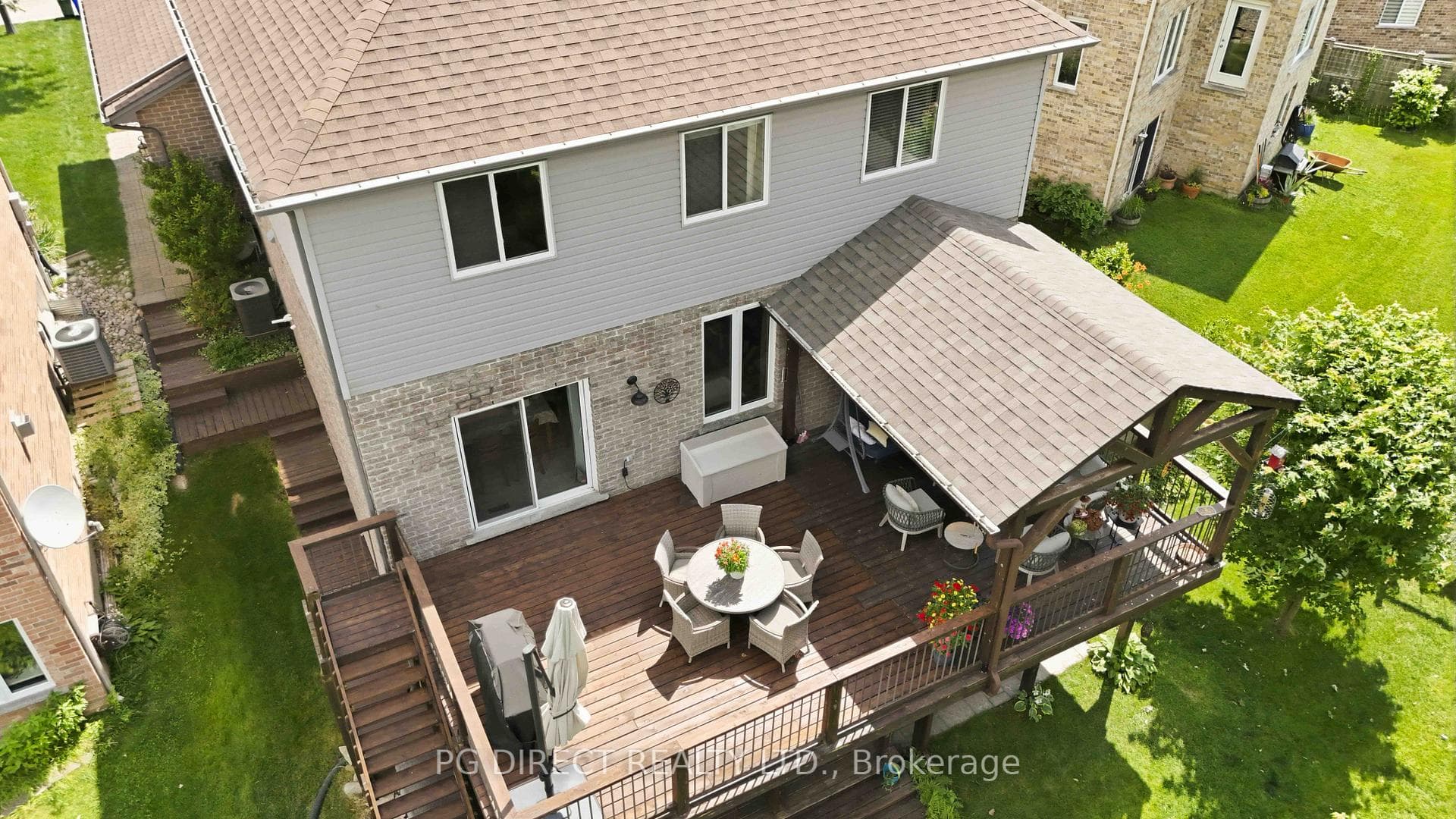 1040 Hanson Crescent photo 28
