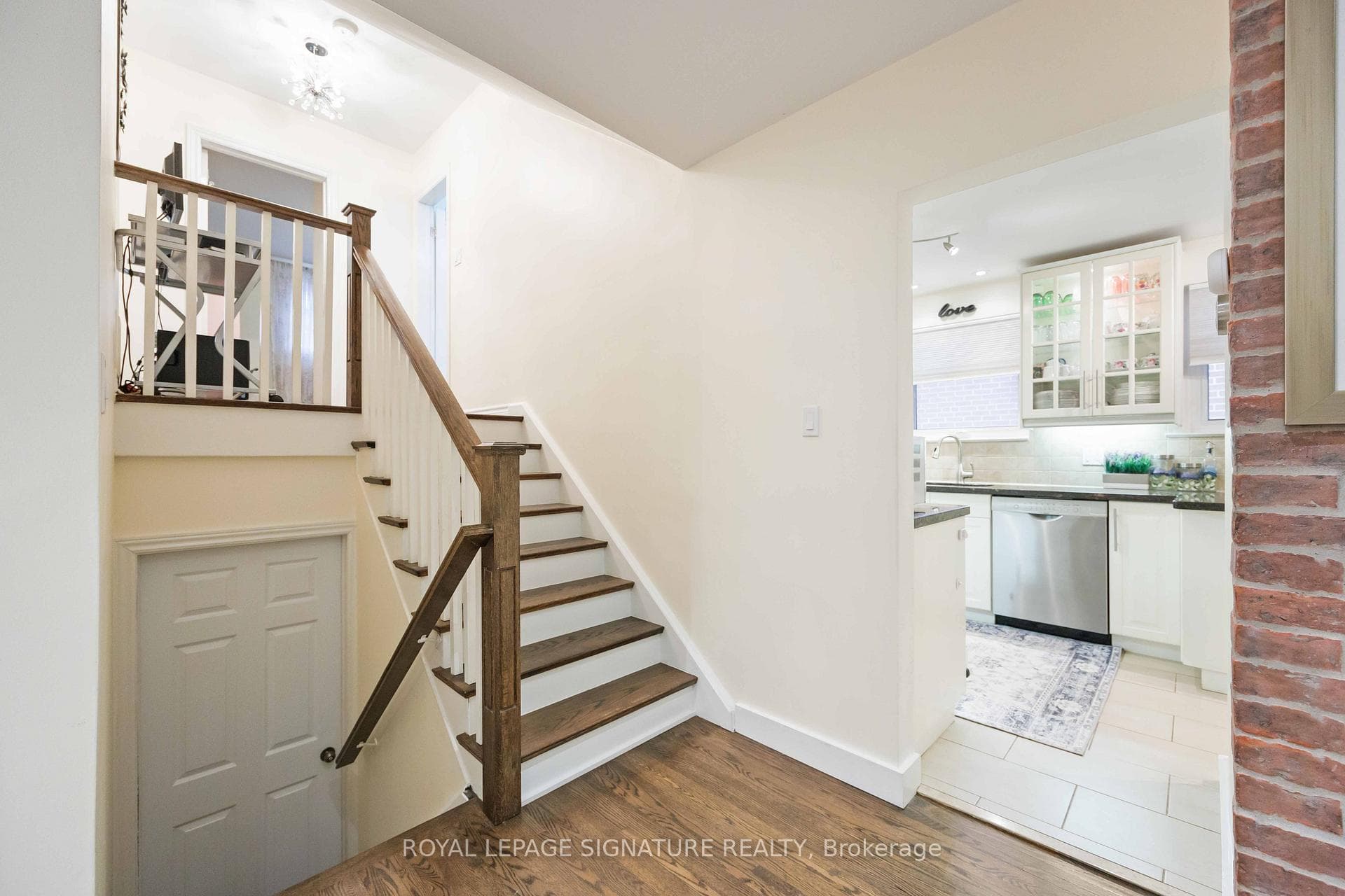 41 Dixington Crescent photo 18