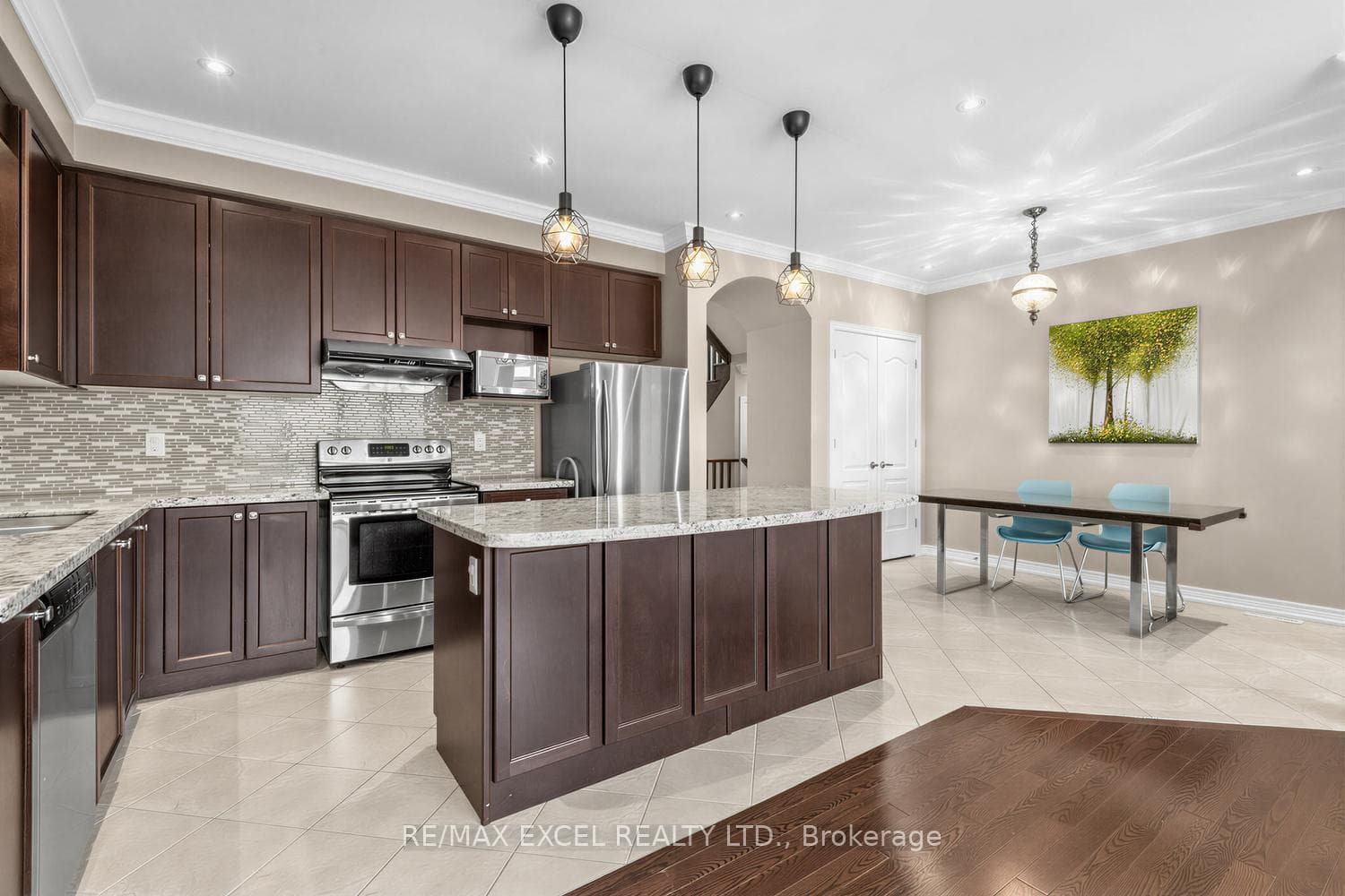 25 Demott Avenue photo 12
