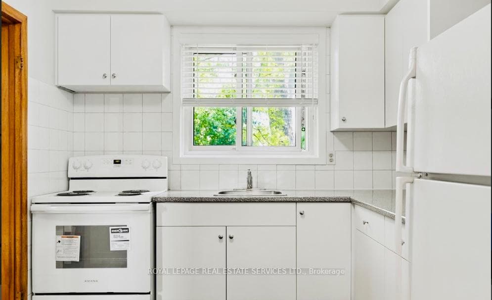 50 Peter Street Unit 2 photo 22