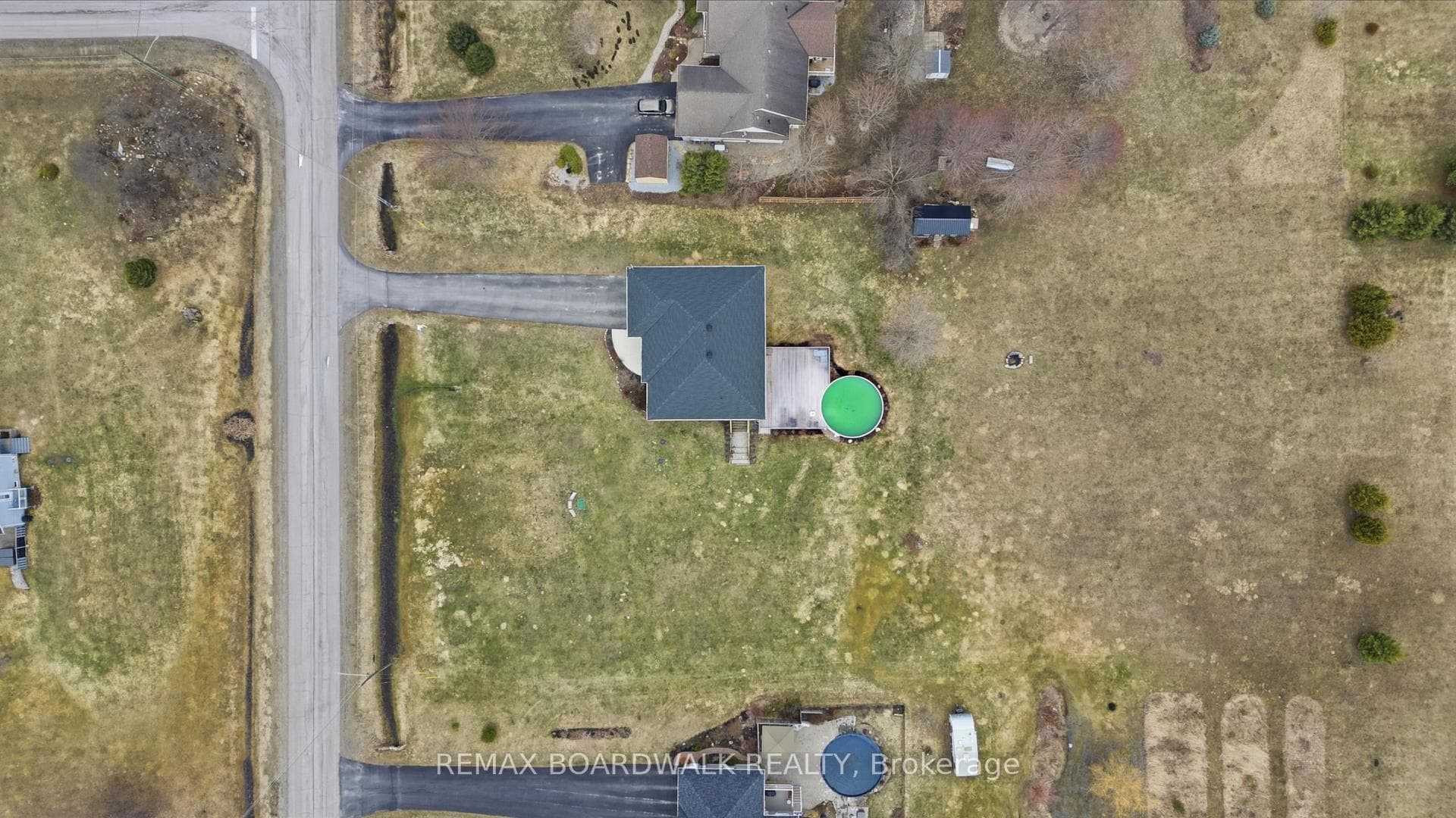 157 Macpherson Way, Rr #7 Way photo 39