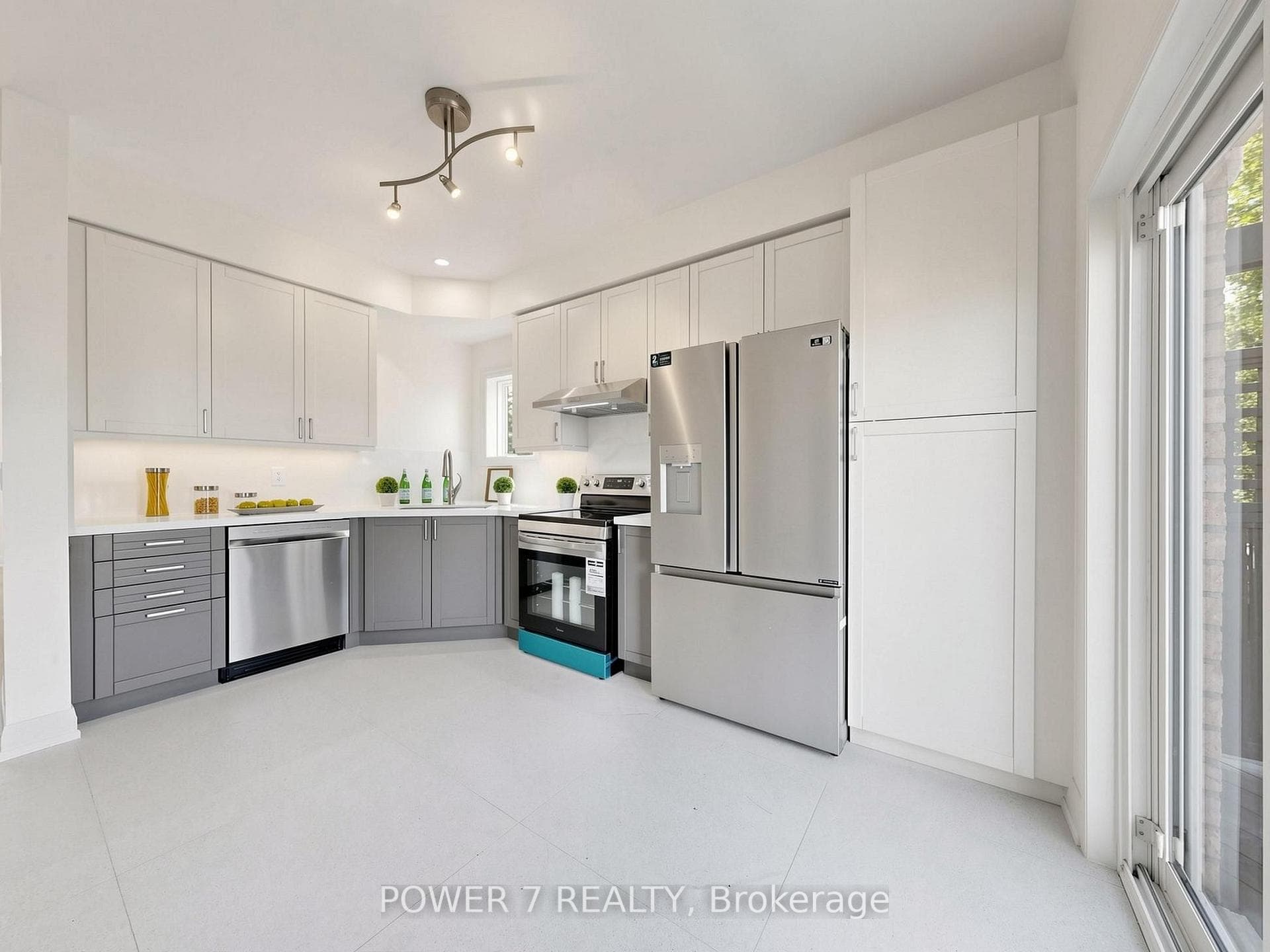 20 Mccaul Street photo 18