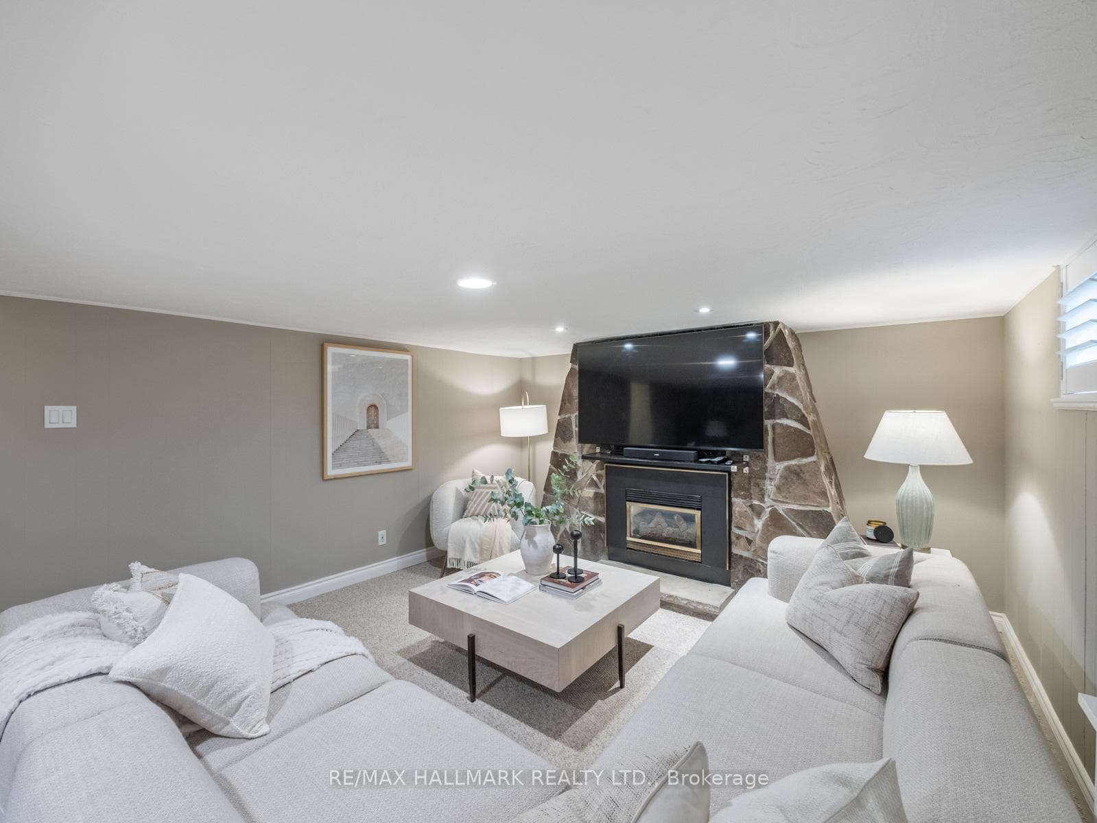 45 Hunt Club Drive photo 19