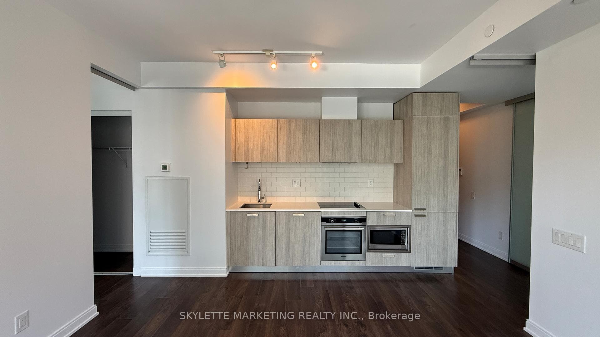 50 Charles Street Unit 612 photo 10