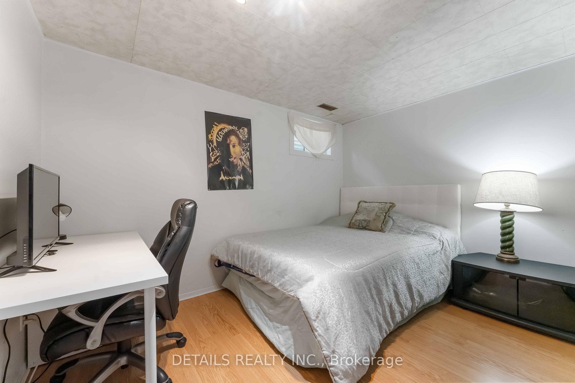 Flex Room - Basement - Bedroom/Home Office