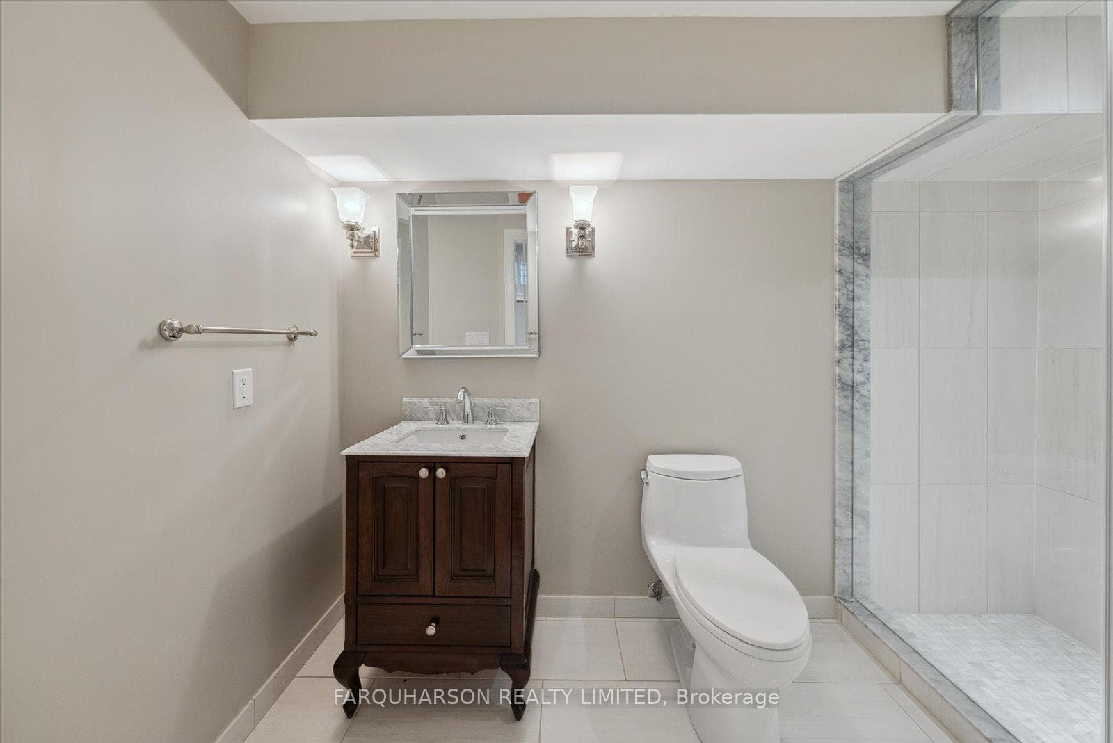 50 Lloyd Street photo 26