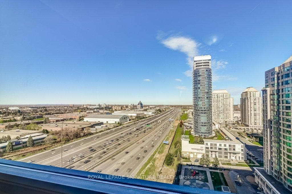 88 Corporate Drive Unit 1817 photo 33
