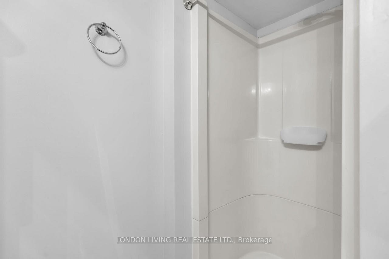 133 Empress Avenue photo 27