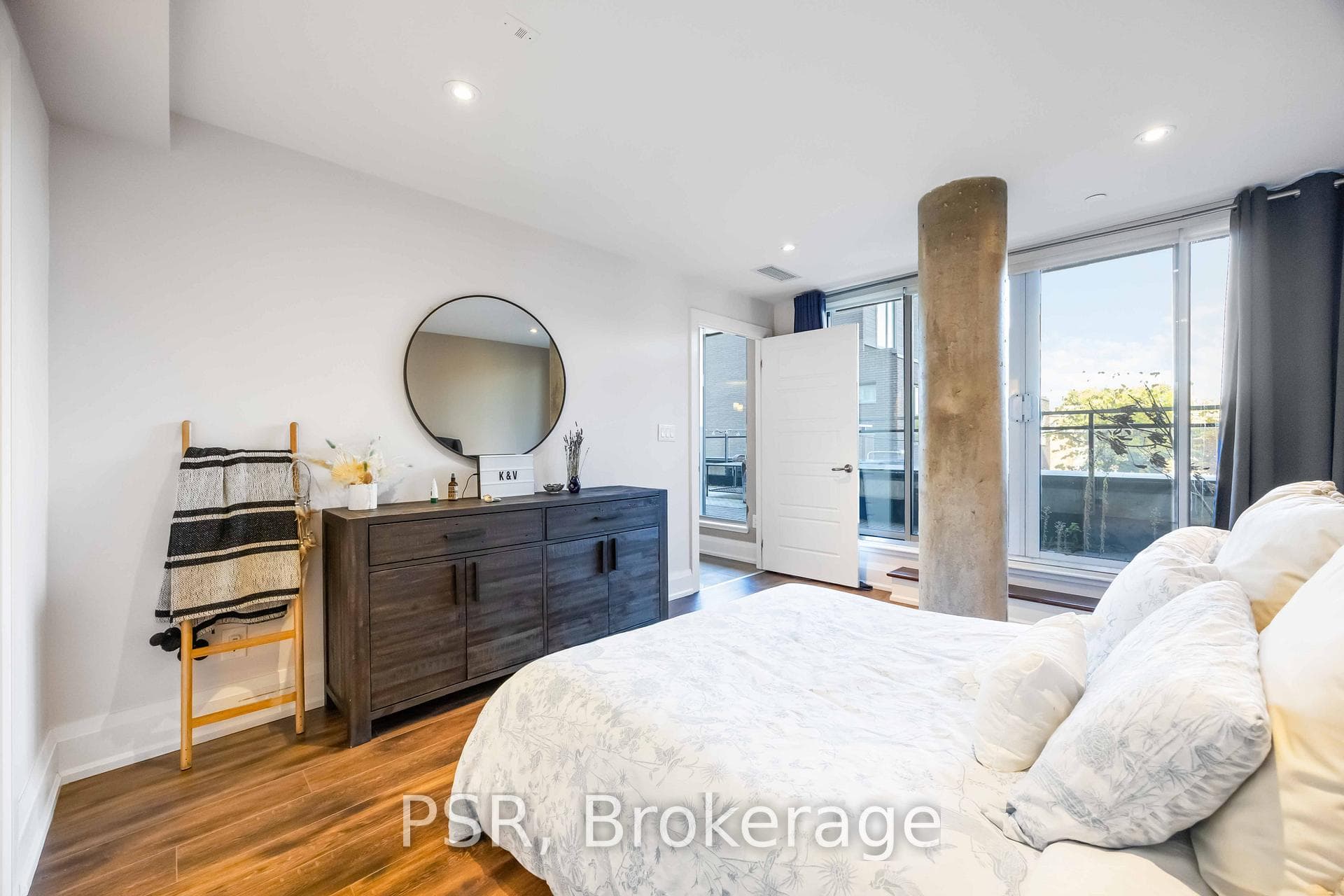 205 Manning Avenue Unit 214 photo 14