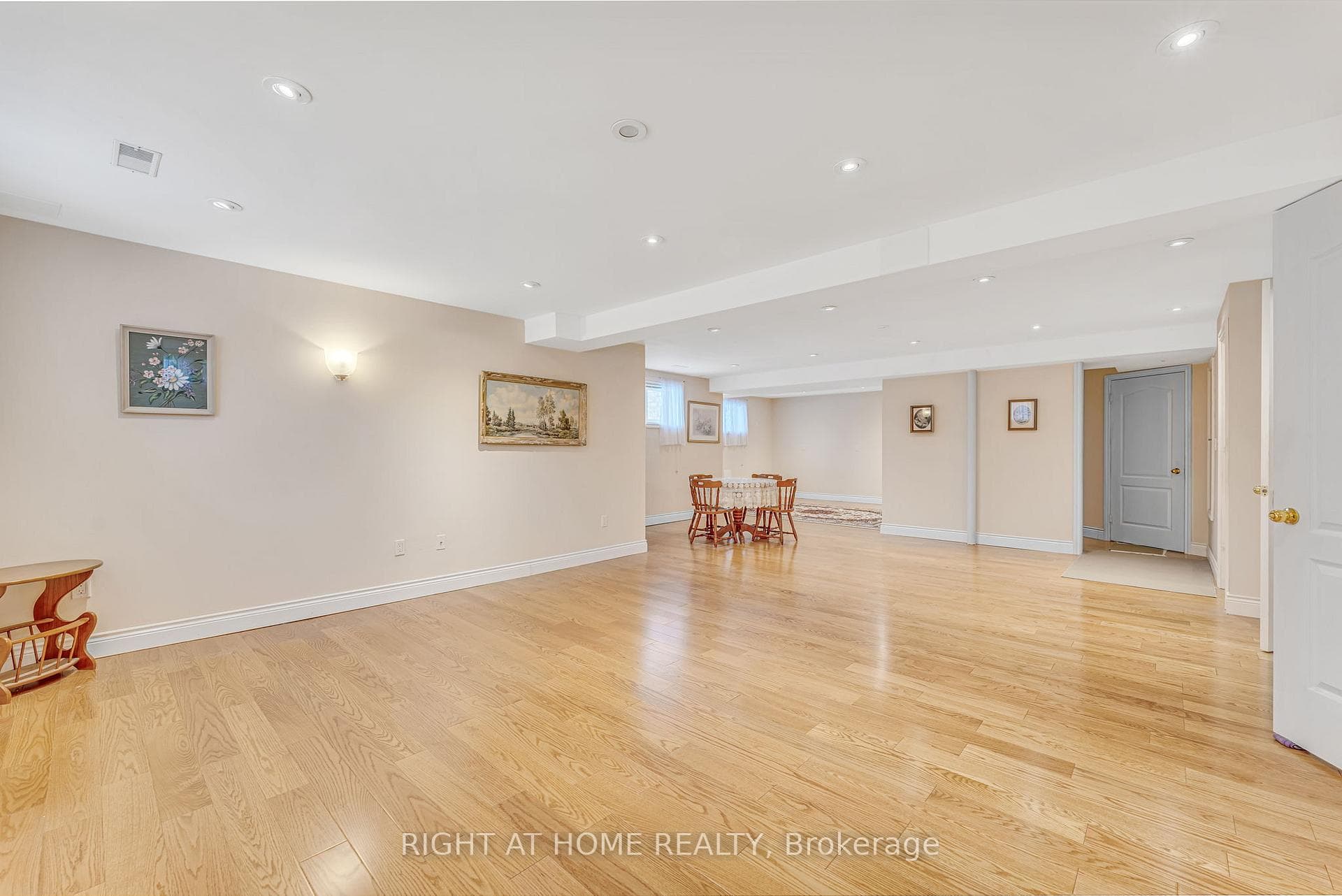 1080 Broughton Lane photo 18