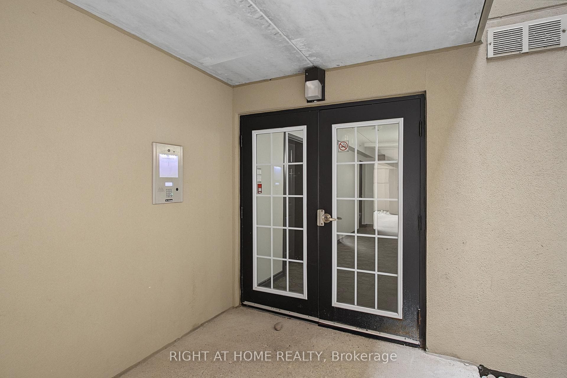 1491 Maple Avenue Unit 111 photo 3