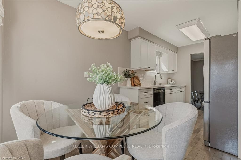 357 REXFORD Drive photo 6