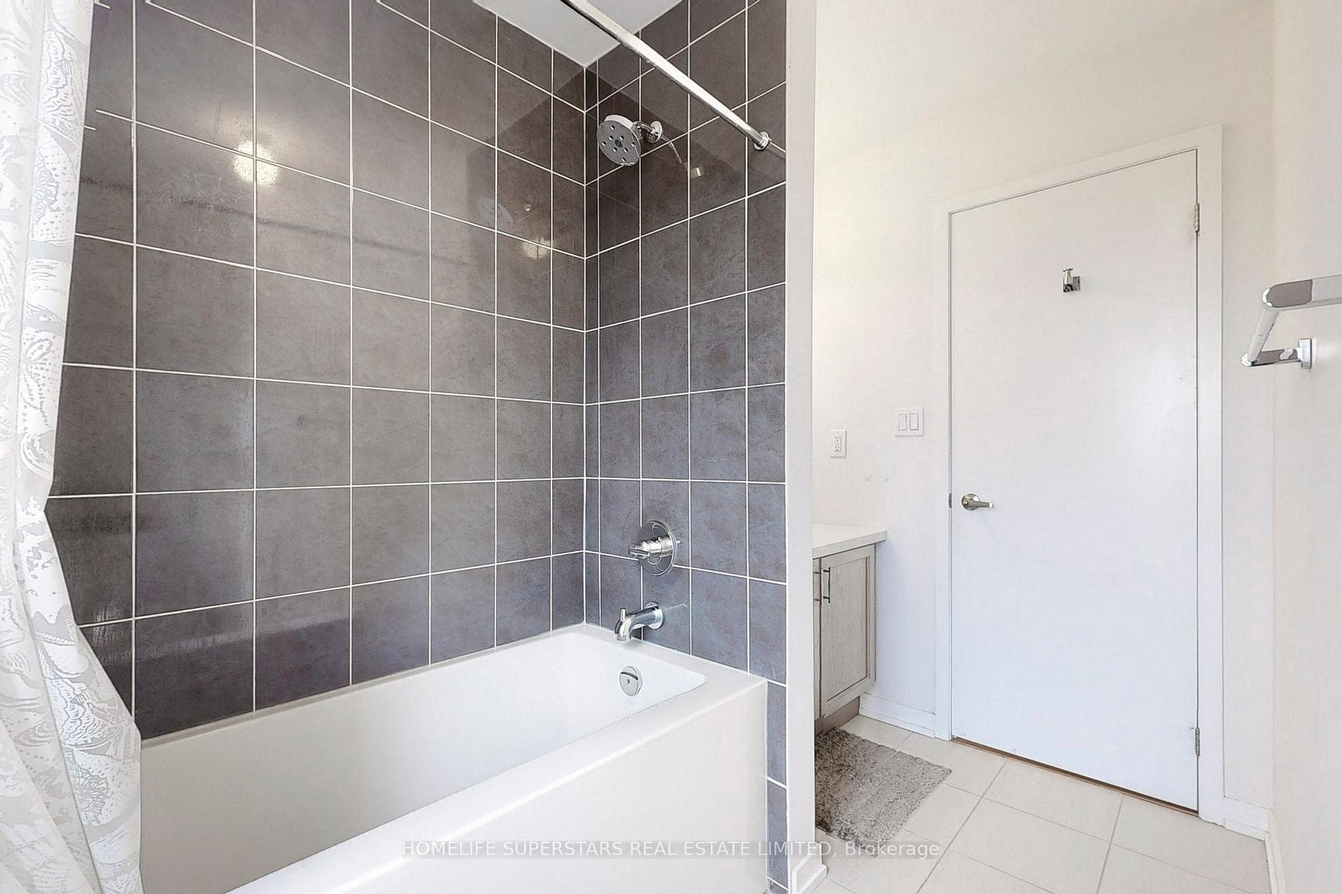 154 Landsbridge Street photo 29