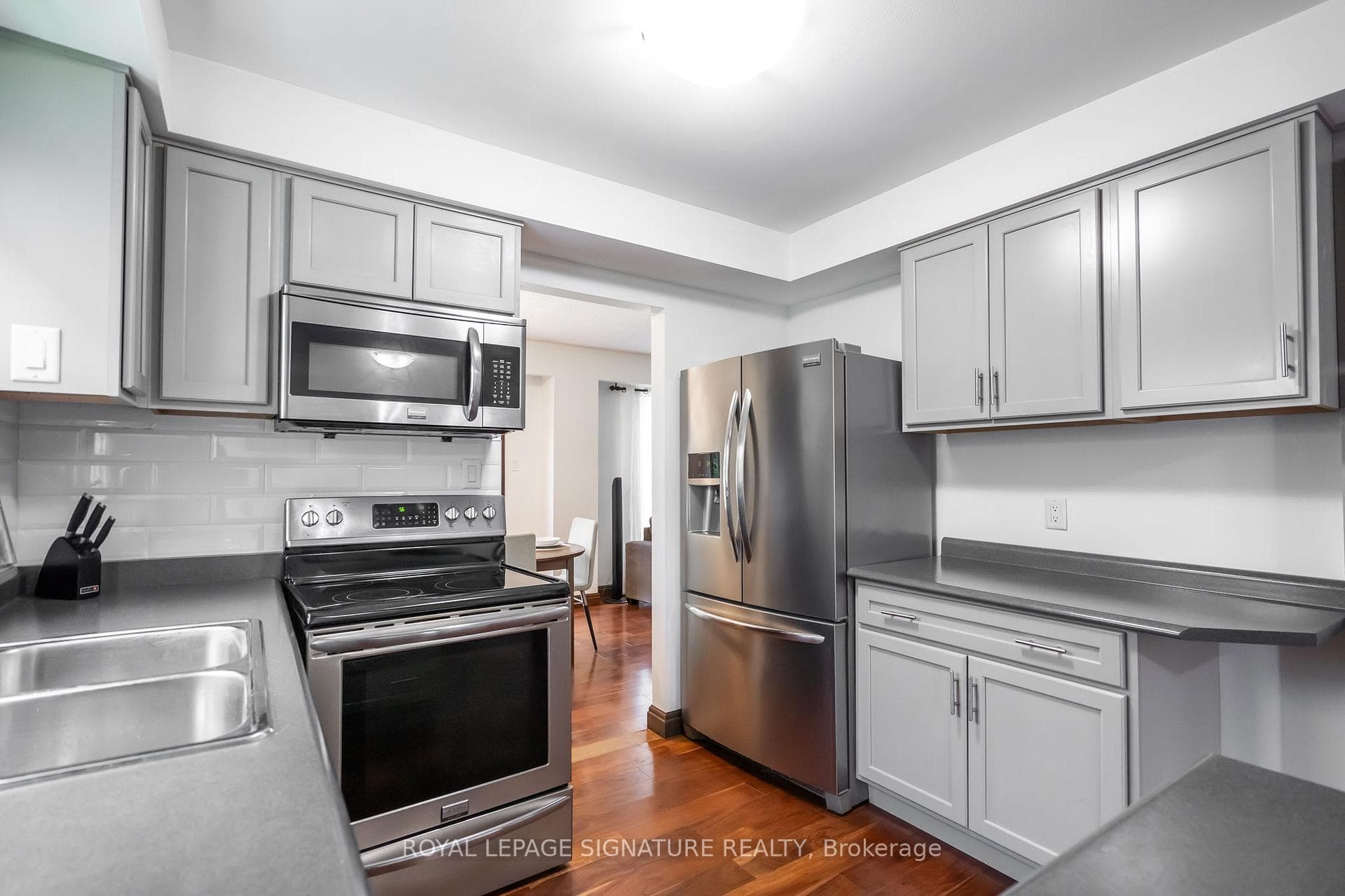 1213 Gloucester Square photo 9
