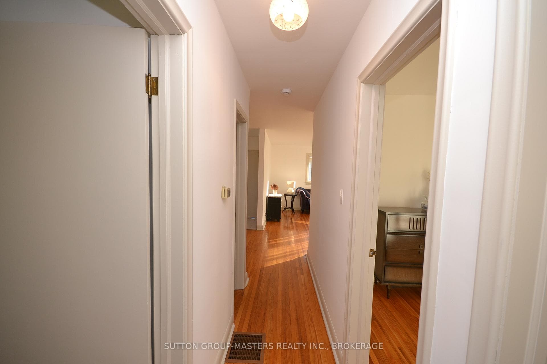 29 Brant Avenue photo 7