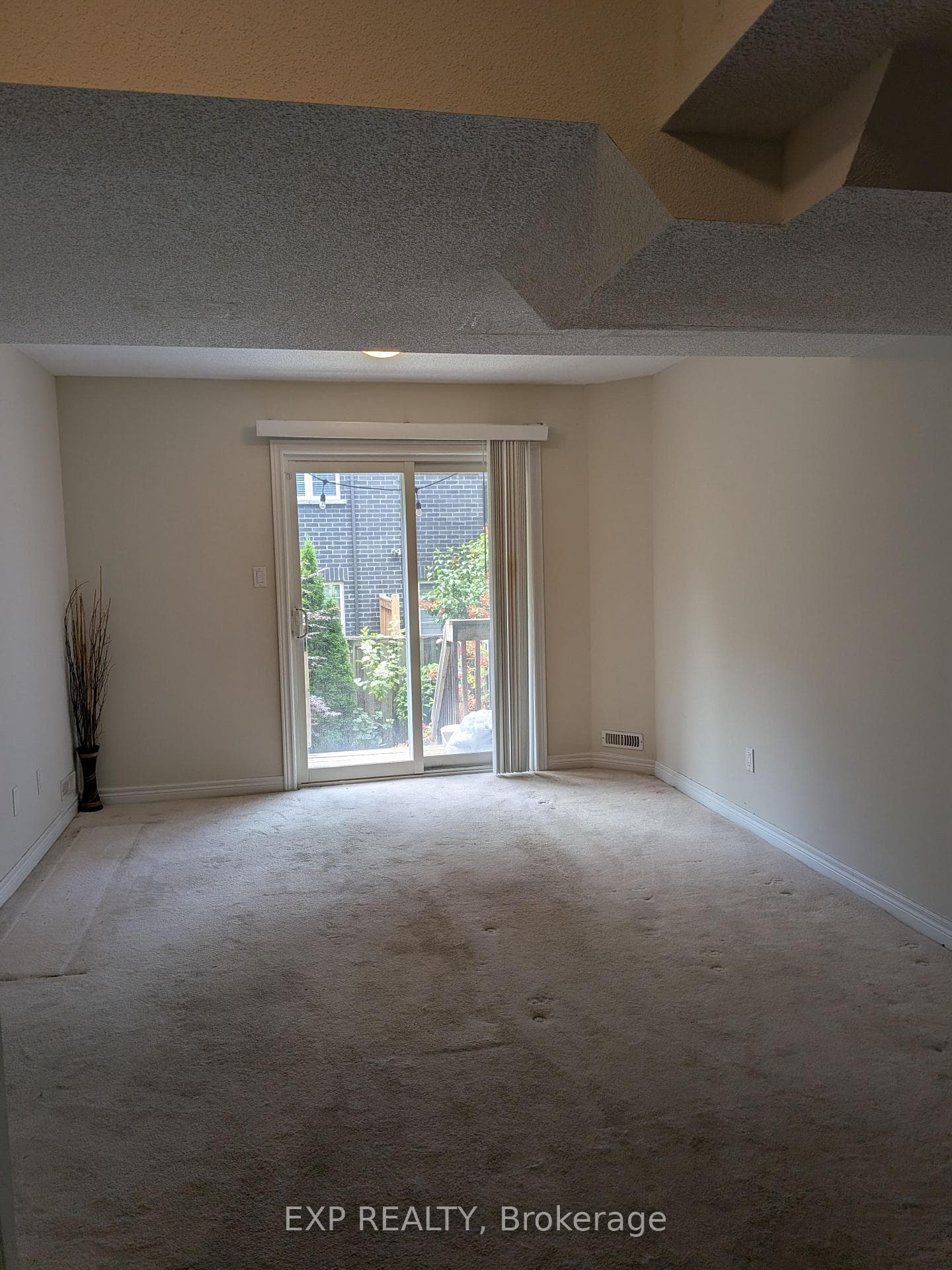 2280 Baronwood Drive Unit 32 photo 23