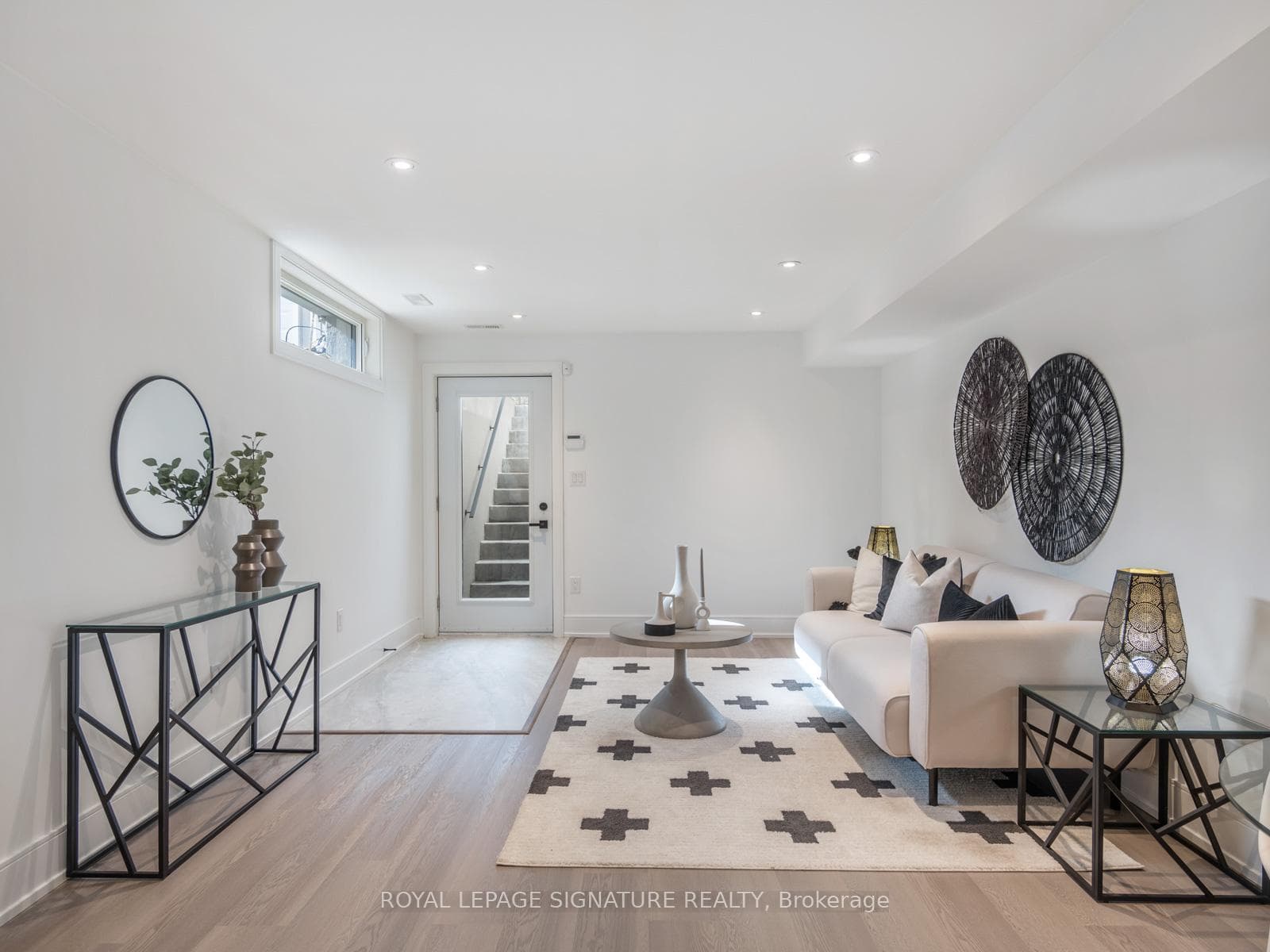 80 Holborne Avenue photo 31