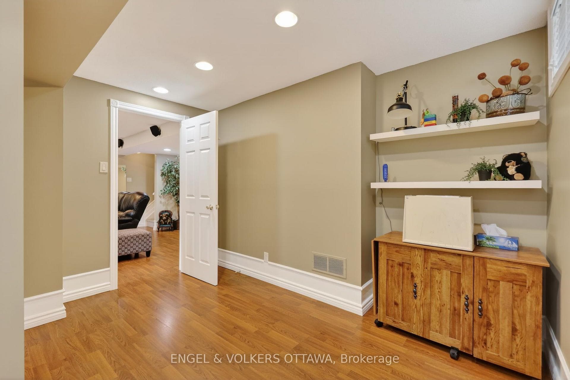 7 DRYSDALE Street photo 21