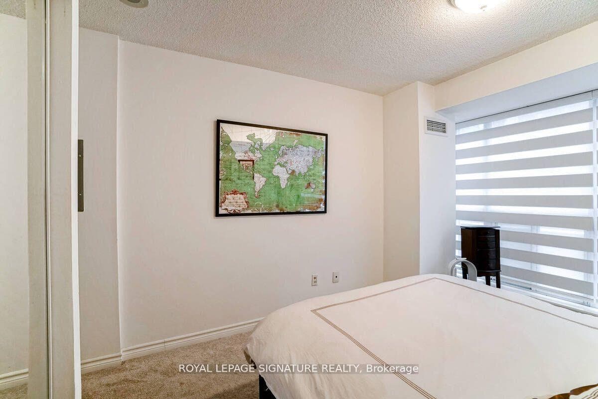270 Wellington Street Unit 425 photo 10