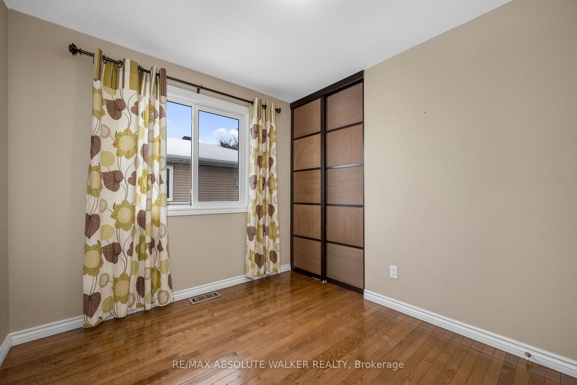 1849 Montereau Avenue photo 36