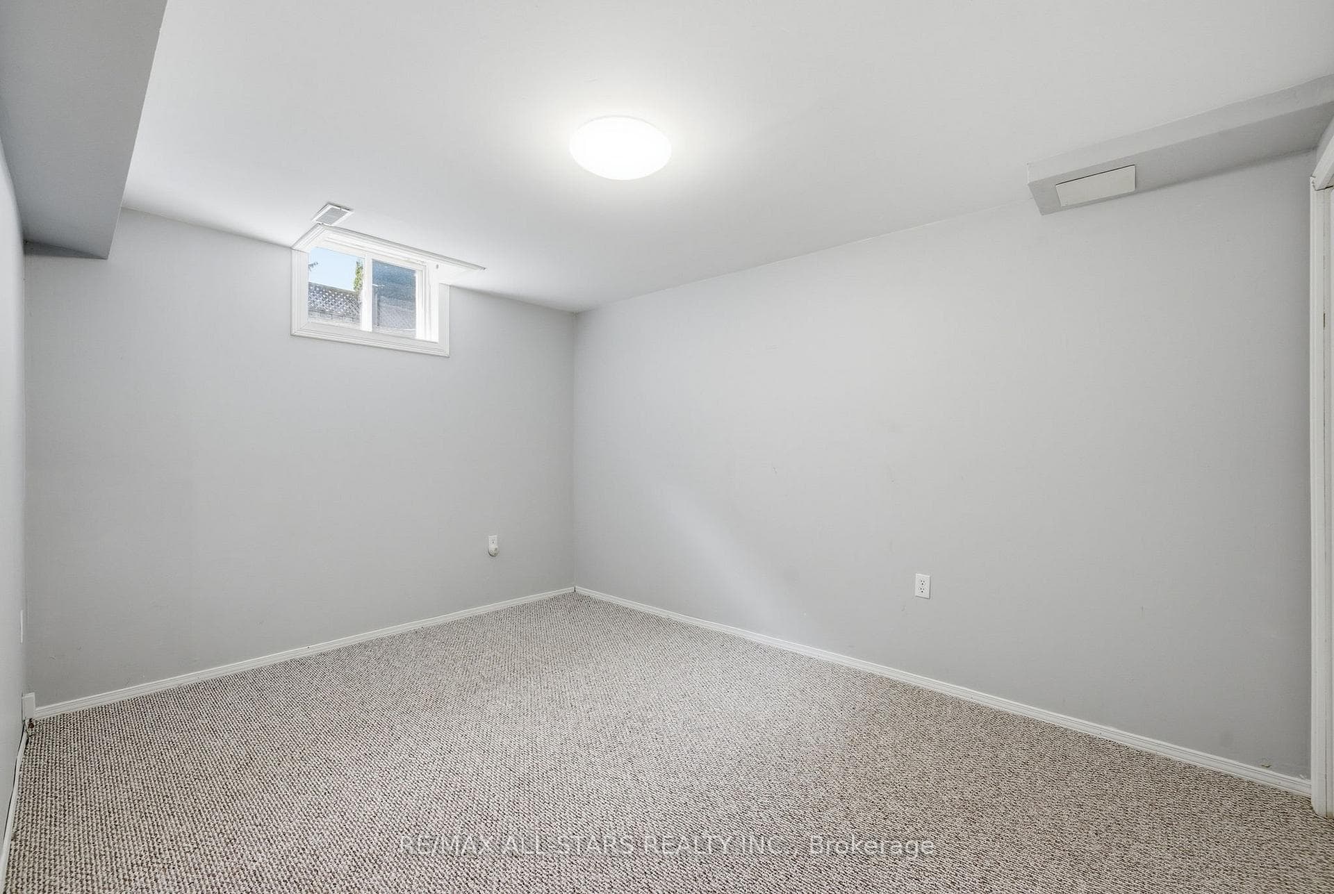 14 Napier Court photo 39