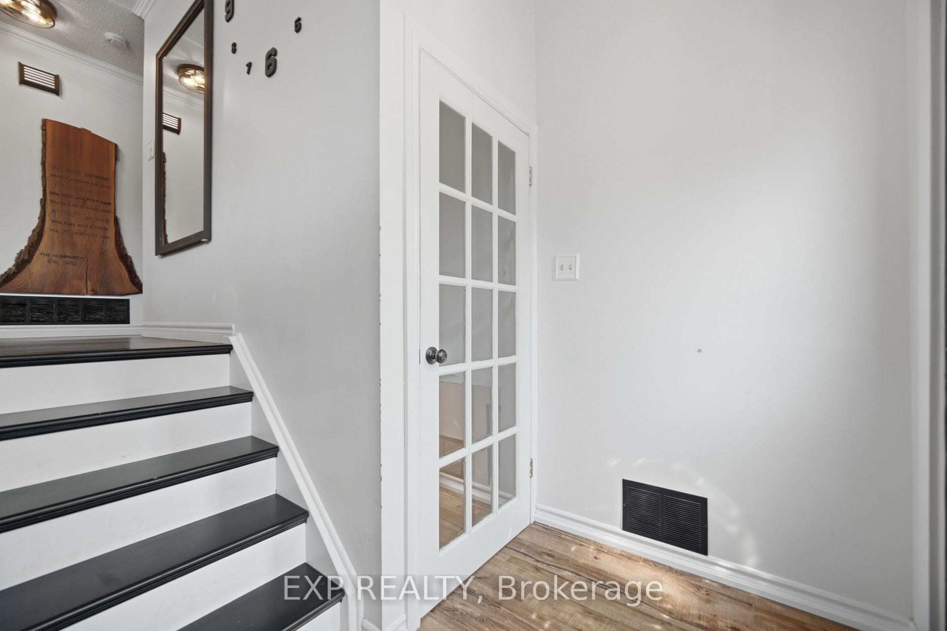 127 Acton Boulevard photo 24
