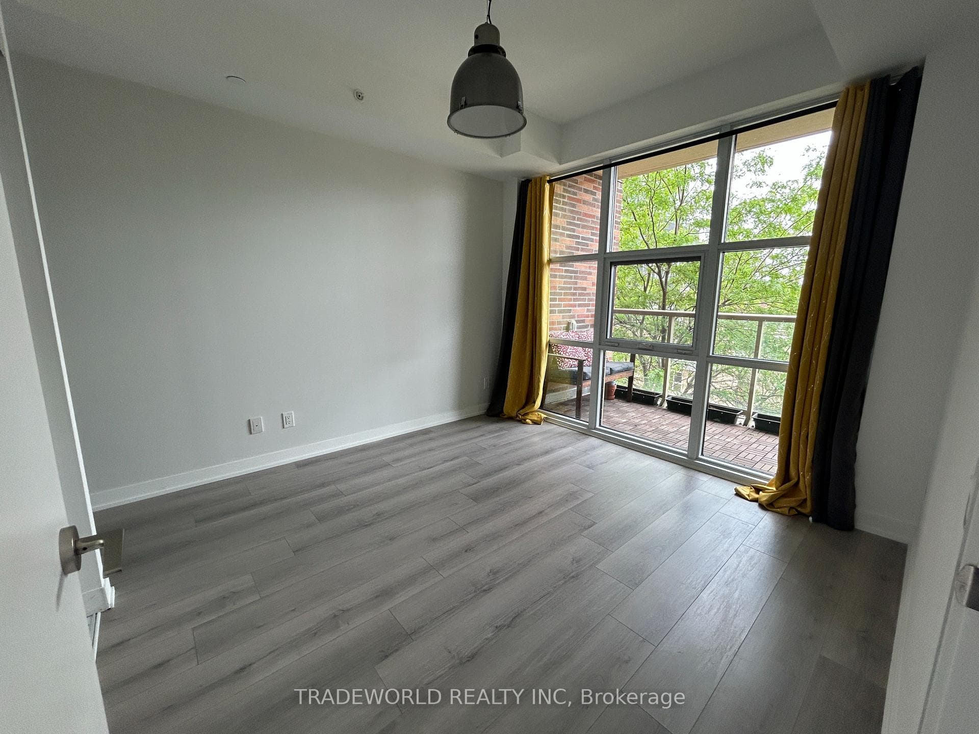 1787 ST. CLAIR Avenue Unit 323 photo 8