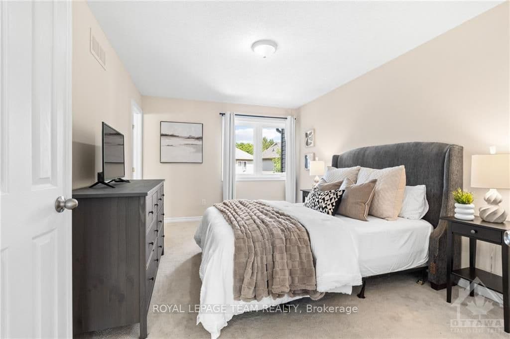 449 GREY SEAL Circle photo 14