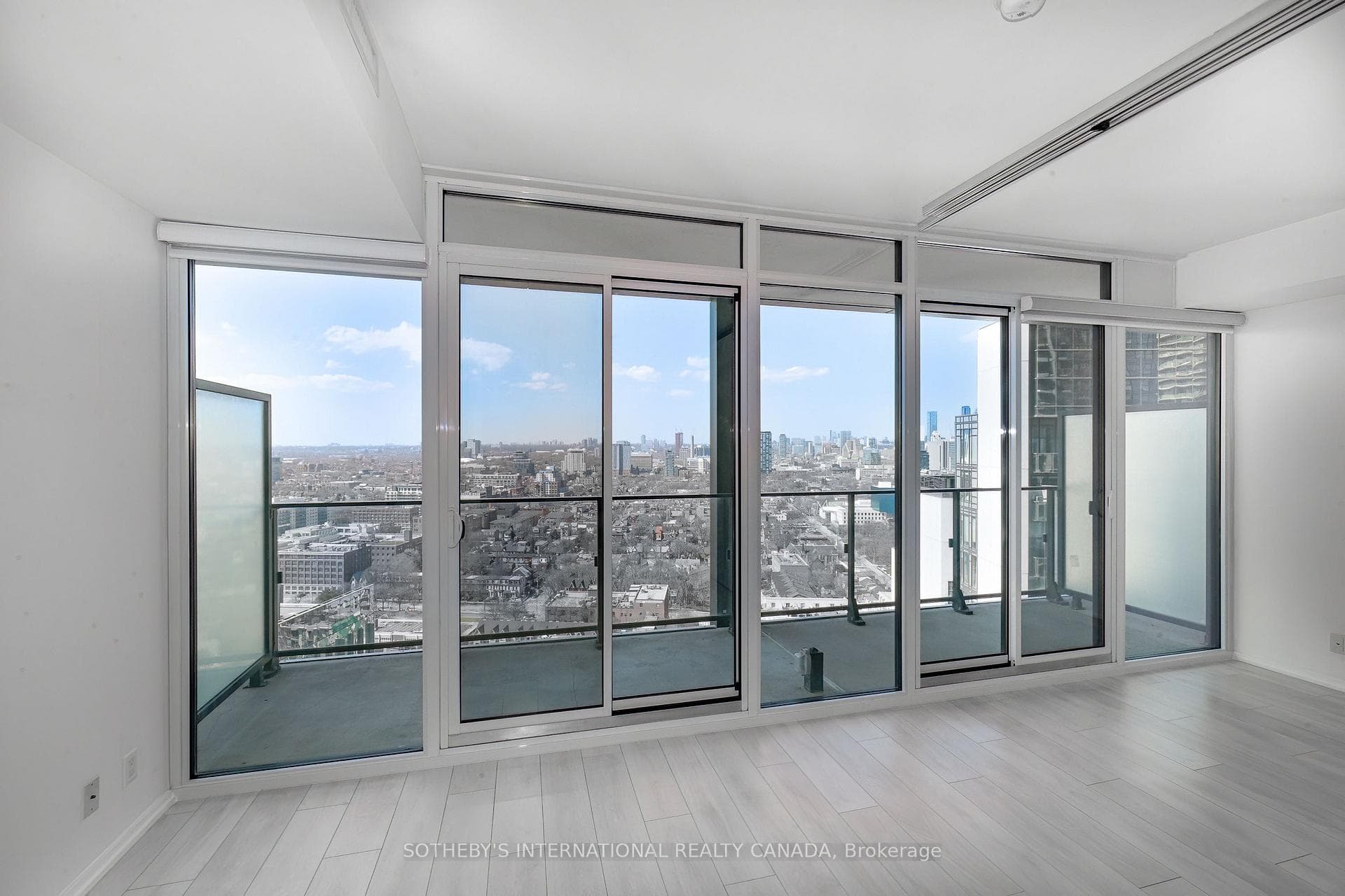 125 Peter Street Unit 2603 photo 5