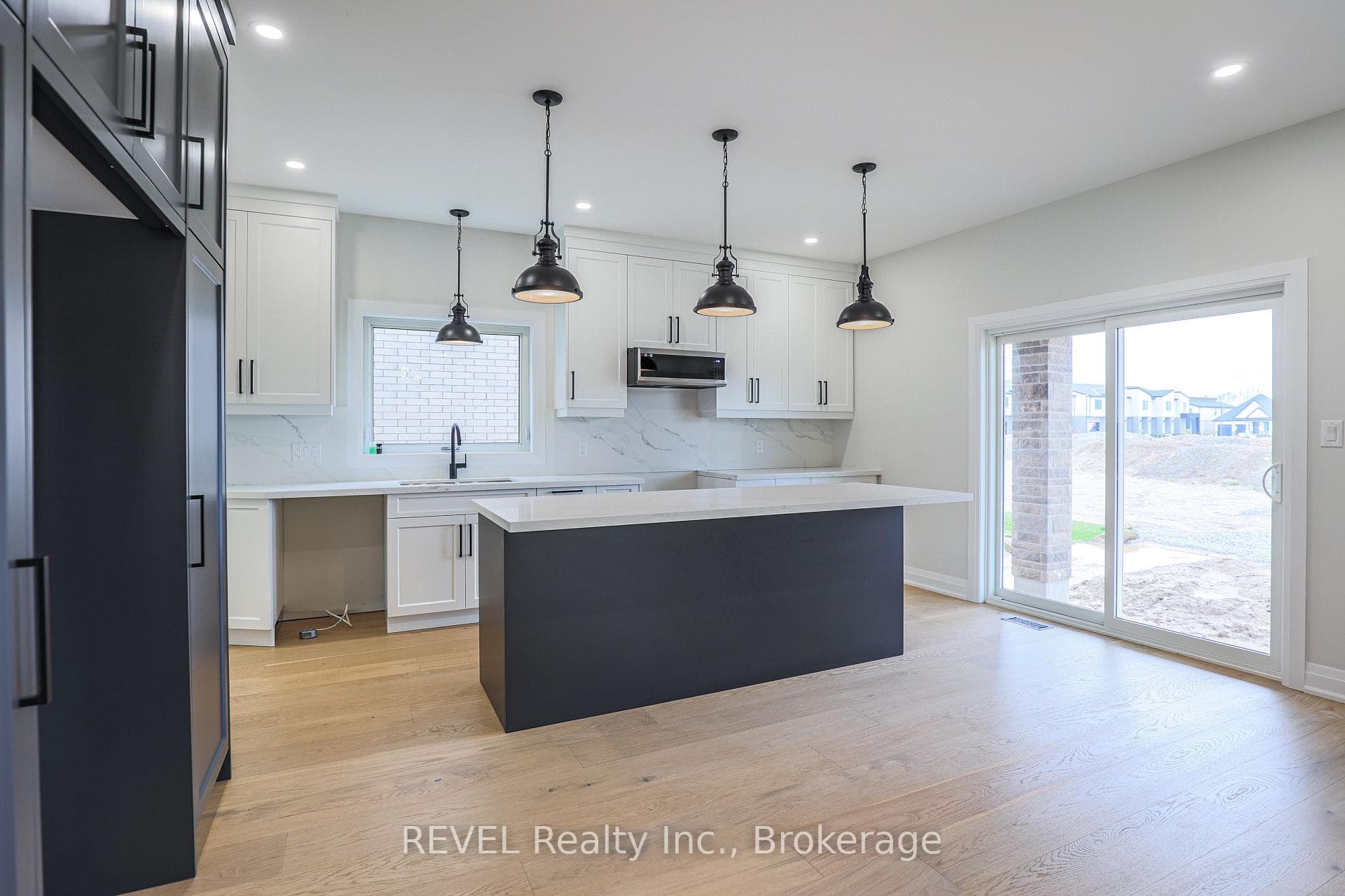 111 Acacia Road photo 13
