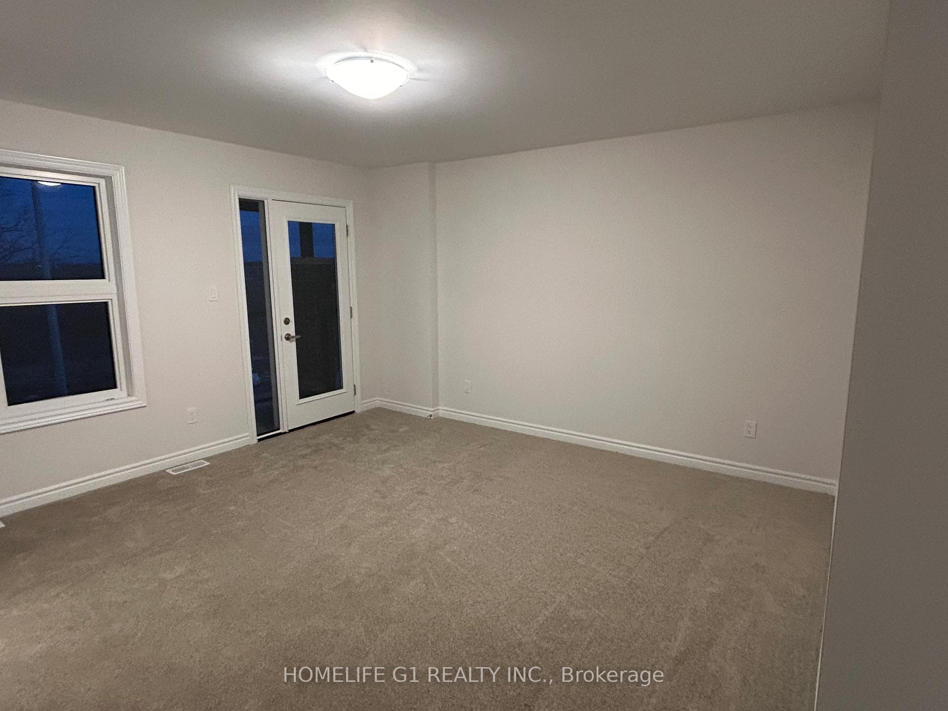 58 Bradley Avenue photo 5