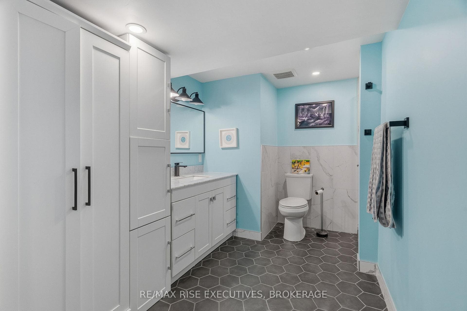 101 Park Crescent photo 24