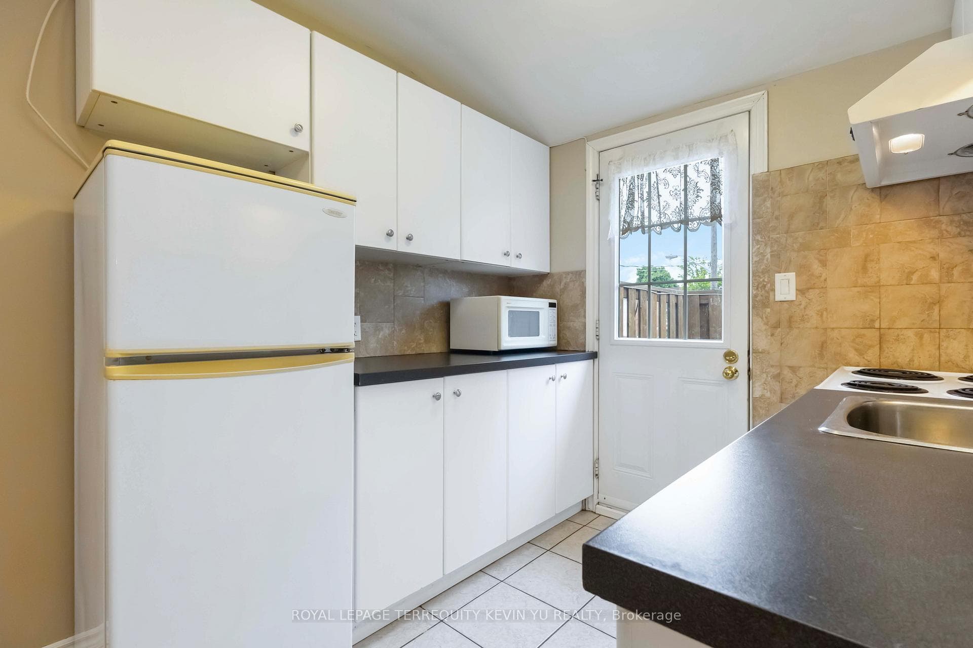 75 Rosethorn Avenue Unit 2nd Level photo 11