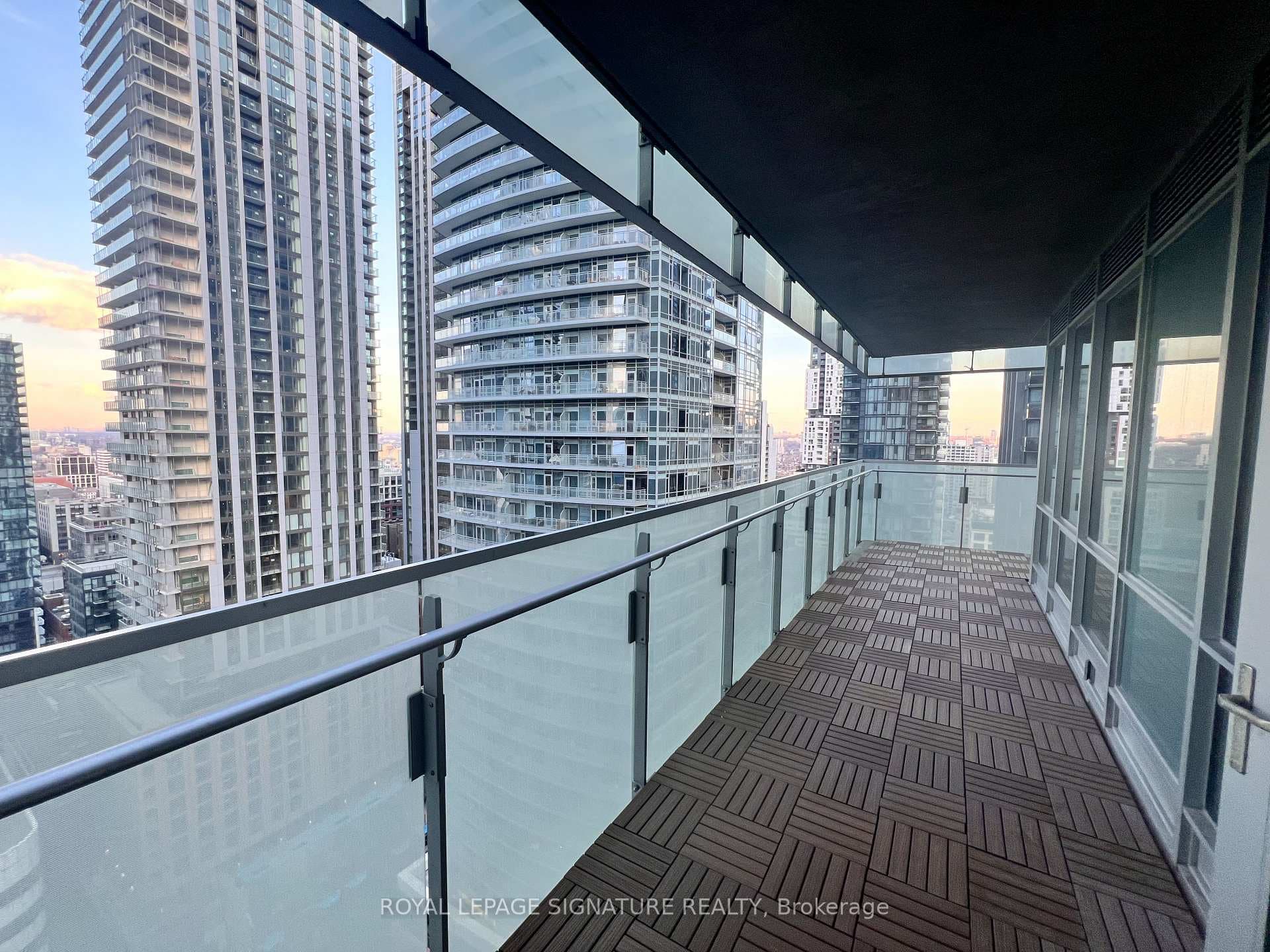 80 John Street Unit 2506 photo 23