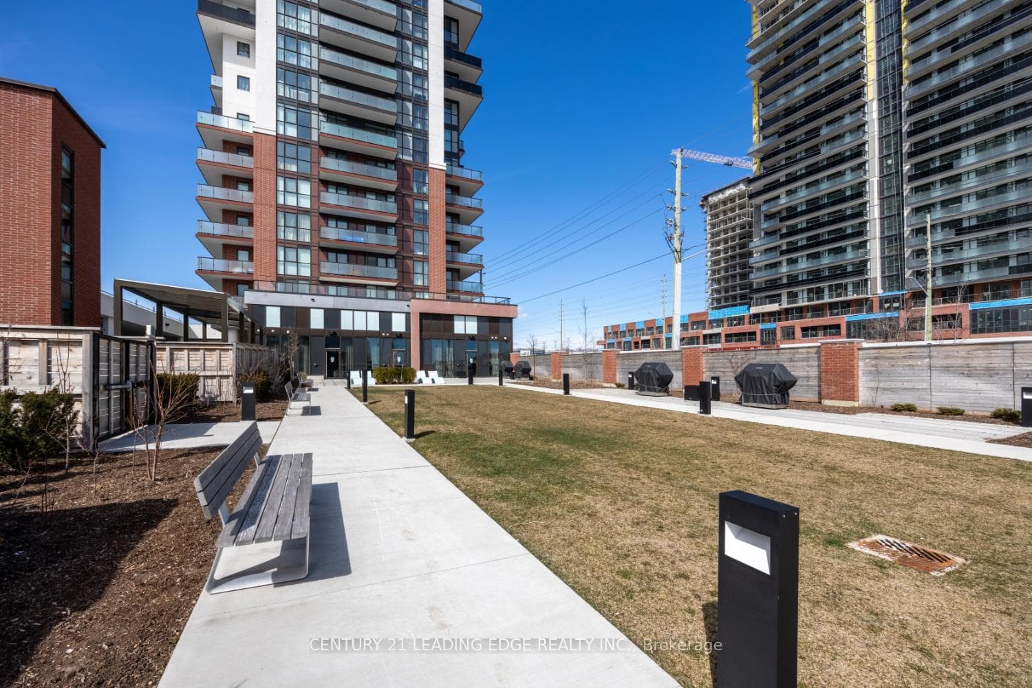 2550 Simcoe Street Unit 202 photo 8
