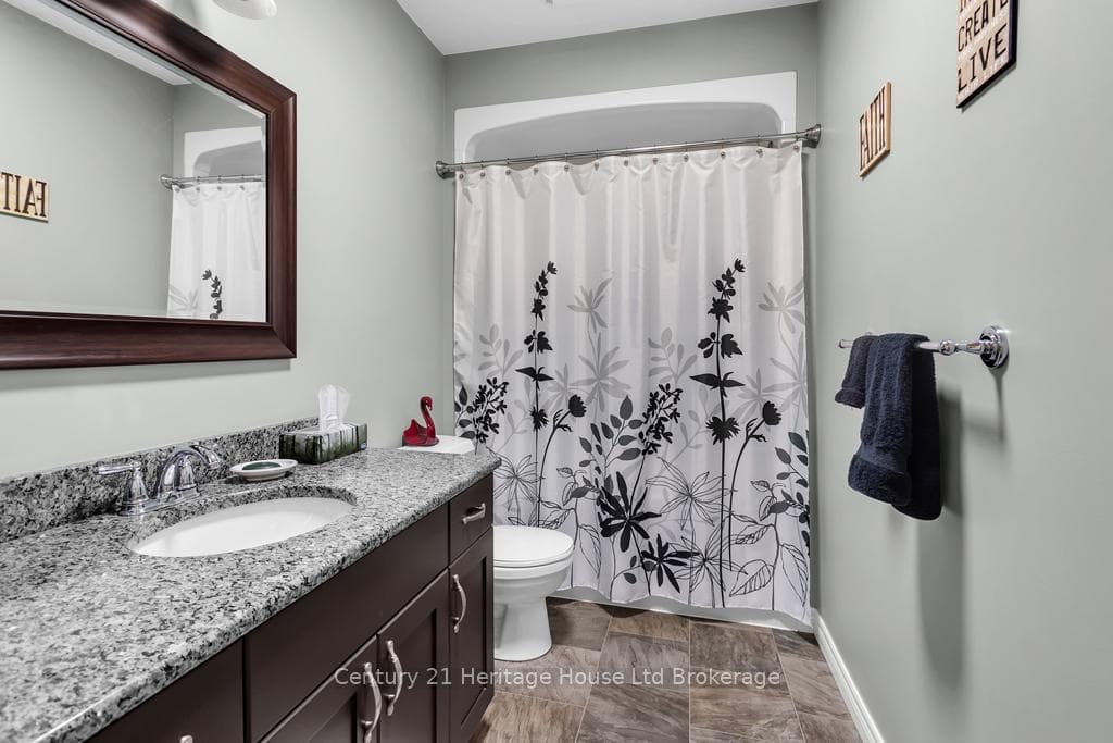 20 Hogarth Drive photo 16