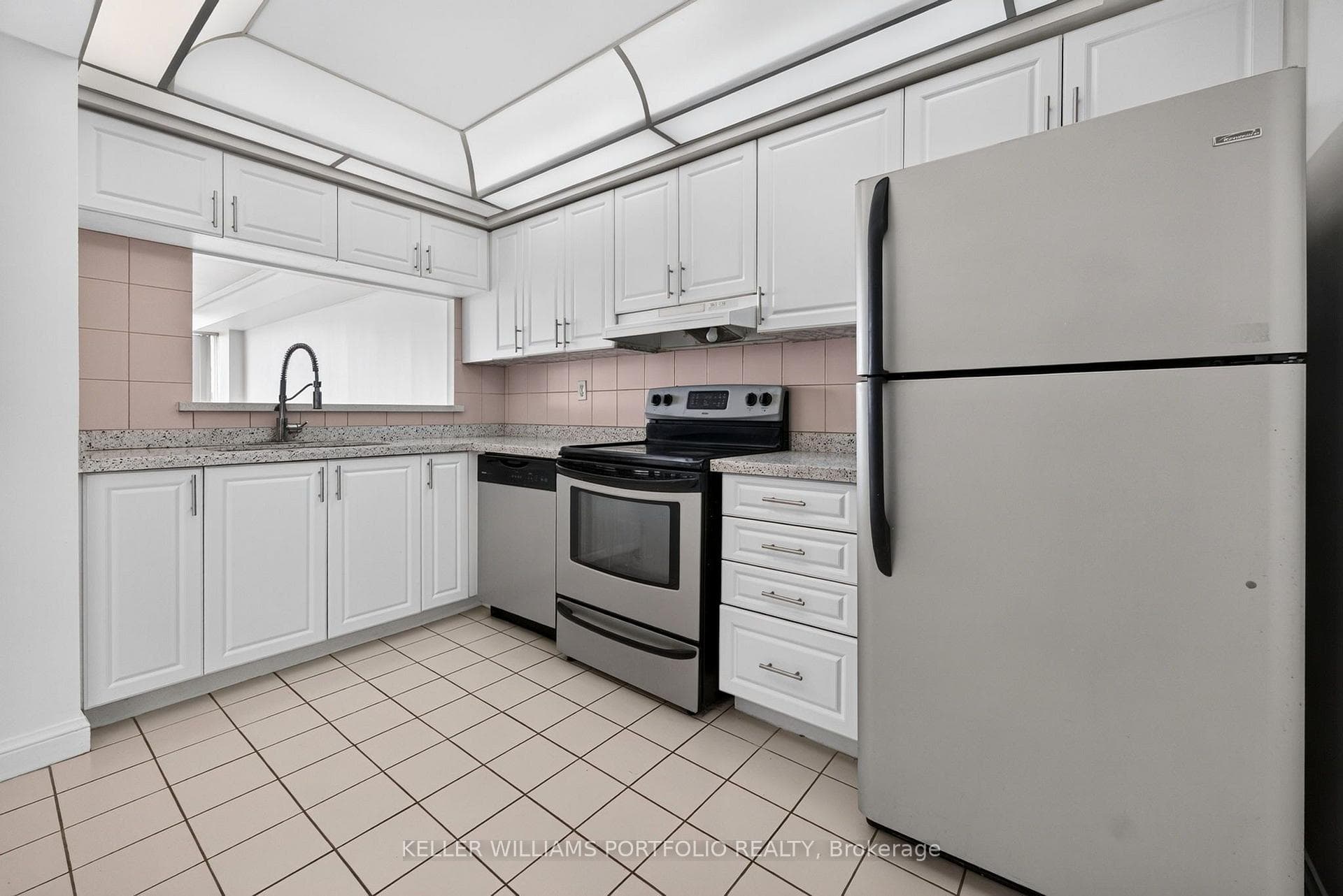 24 Hanover Road Unit 1008 photo 15