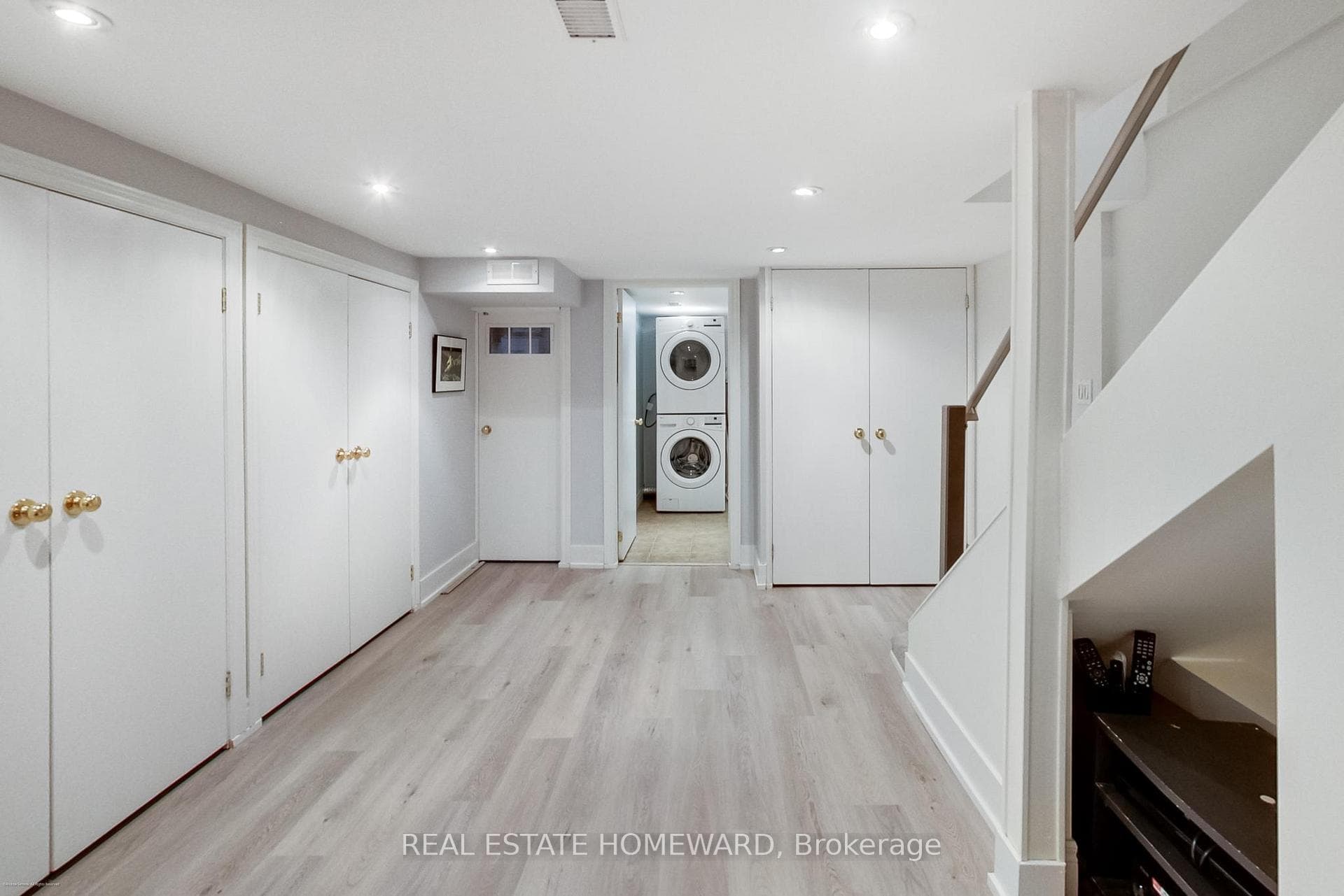 138 Lee Avenue photo 40