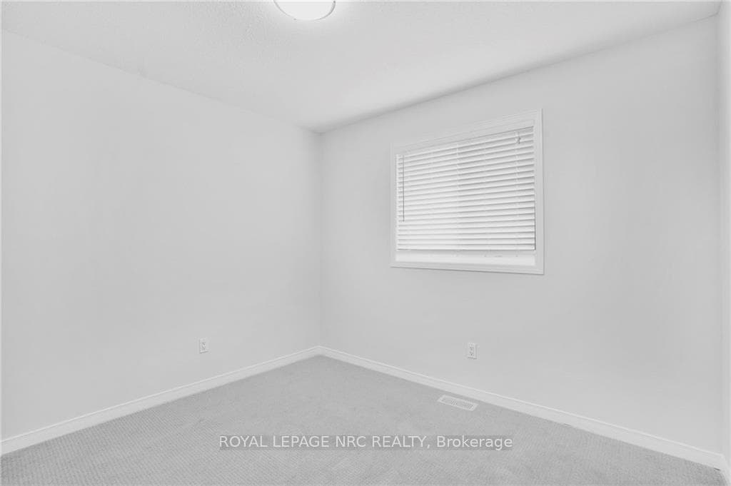 11 Meadow Wood Crescent photo 12