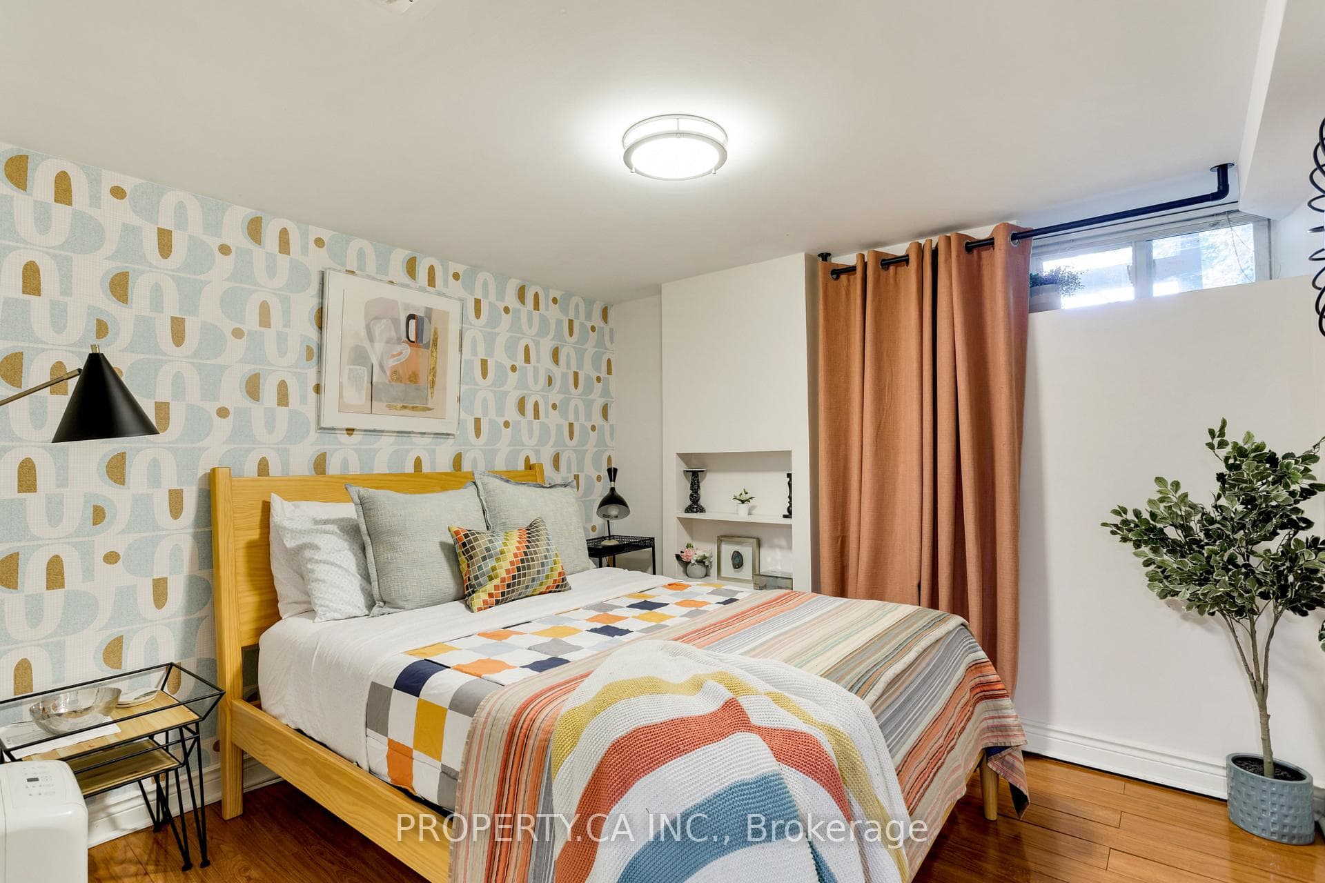 458 Roxton Road photo 45