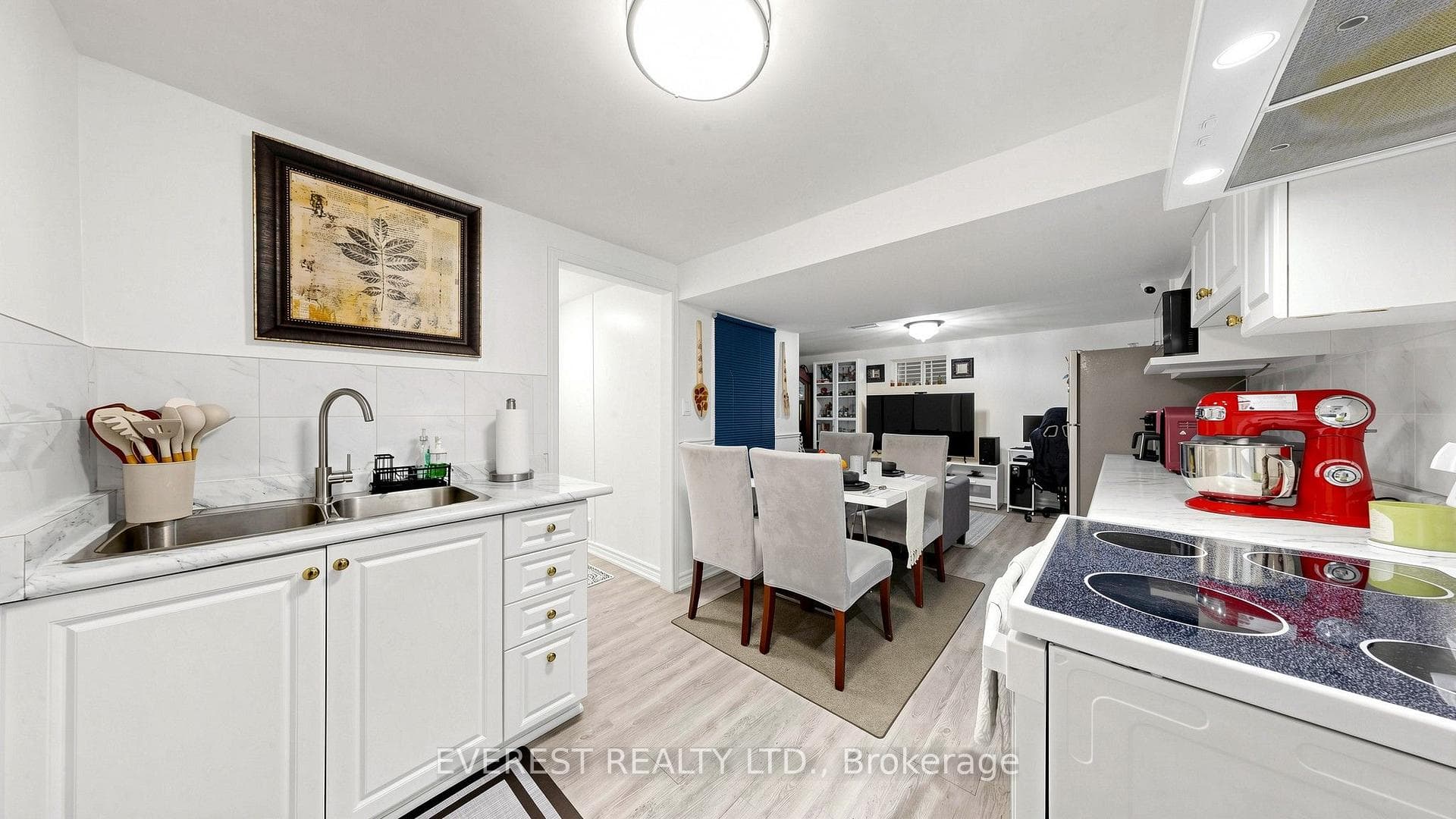 922A Danforth Road photo 29