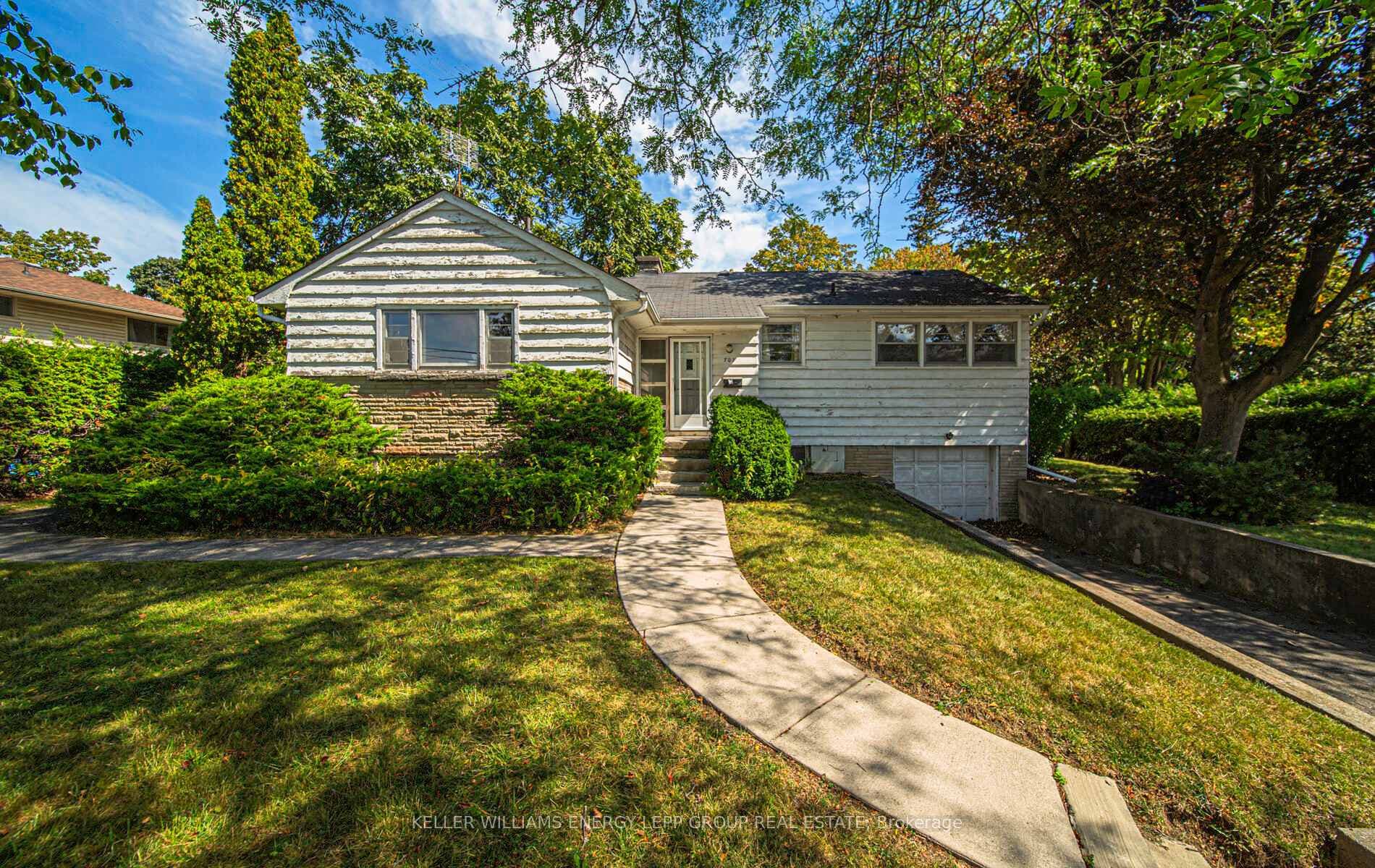 707 Henry Street photo 1