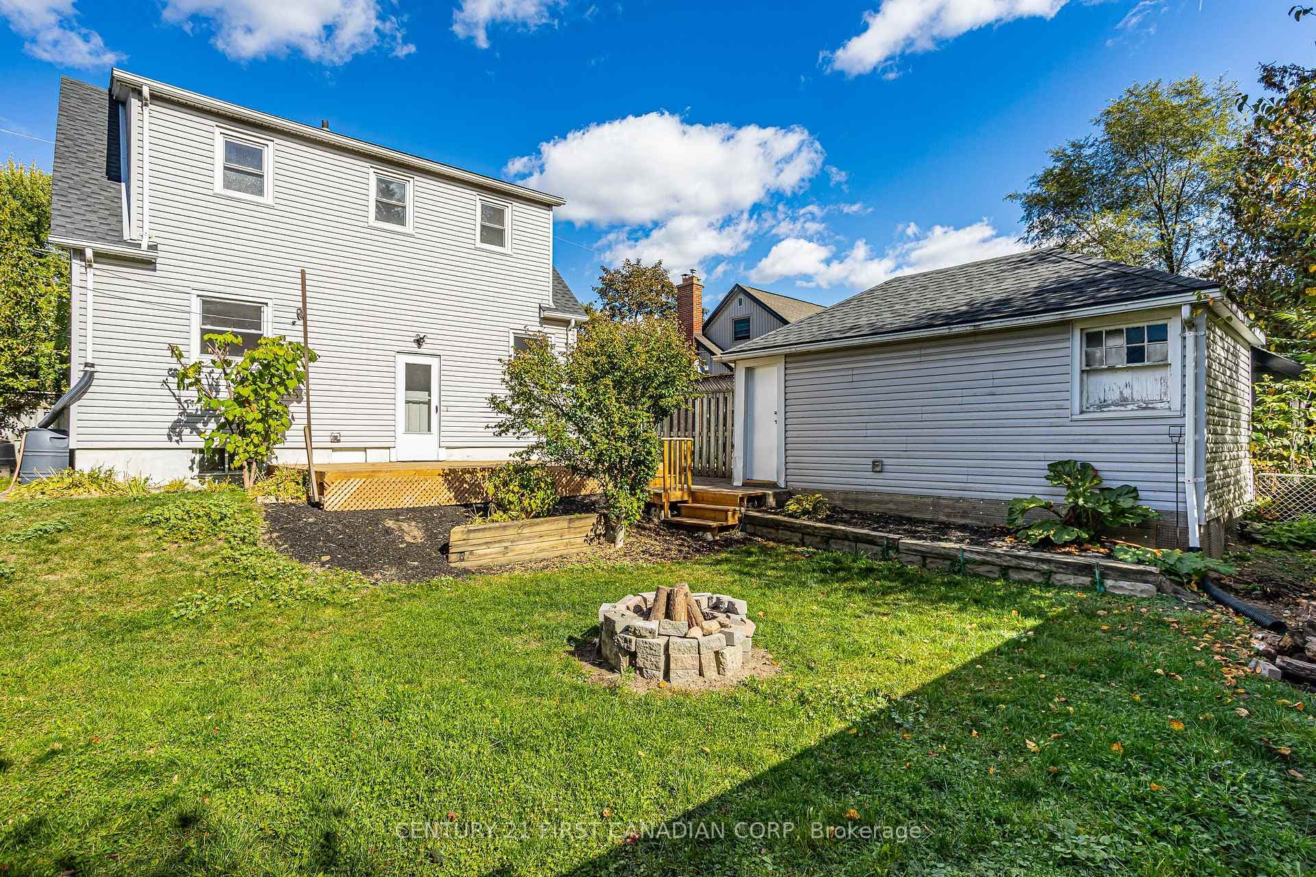 623 Wallace Street photo 38