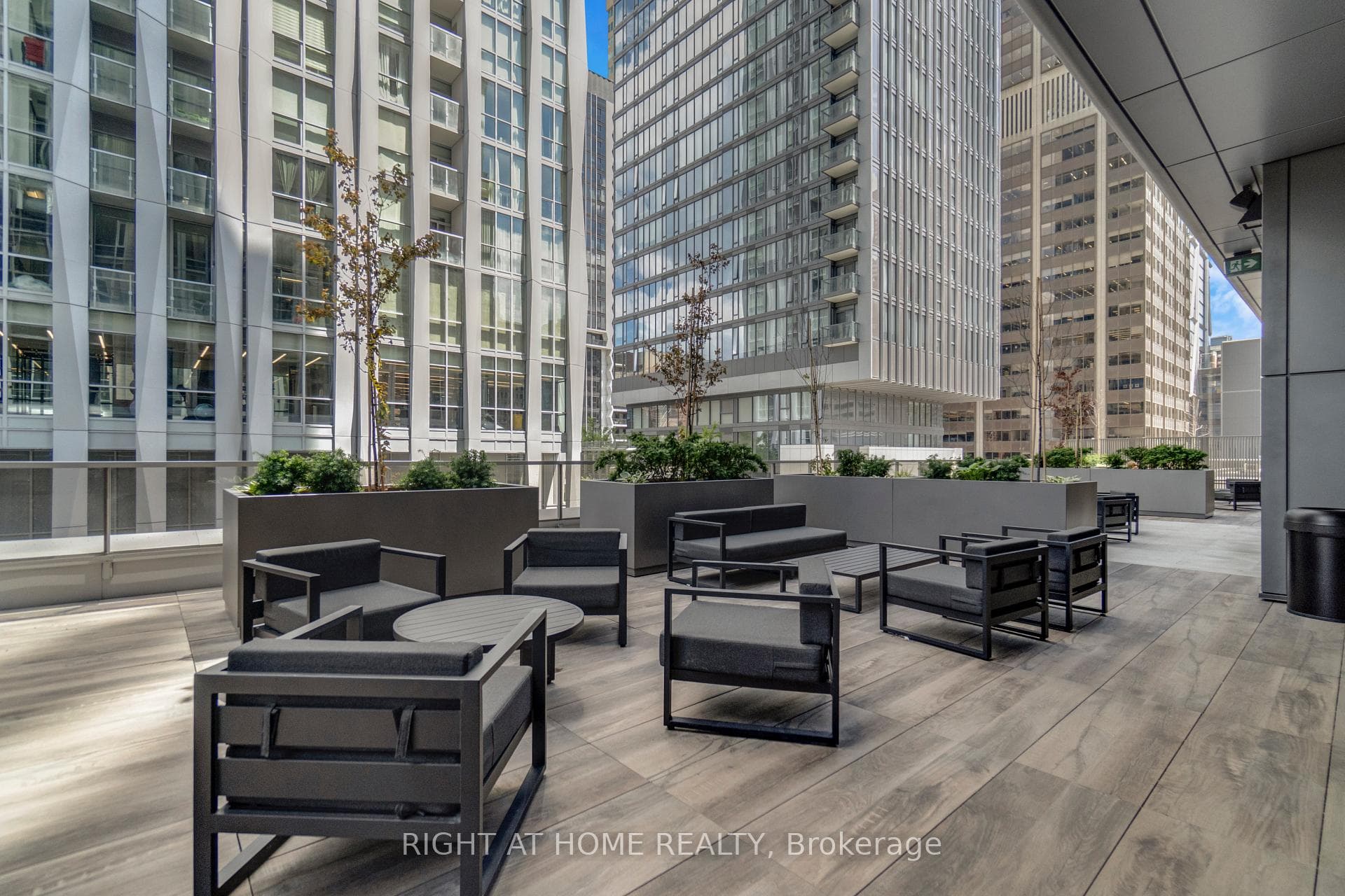 11 Yorkville Avenue Unit 2113 photo 25