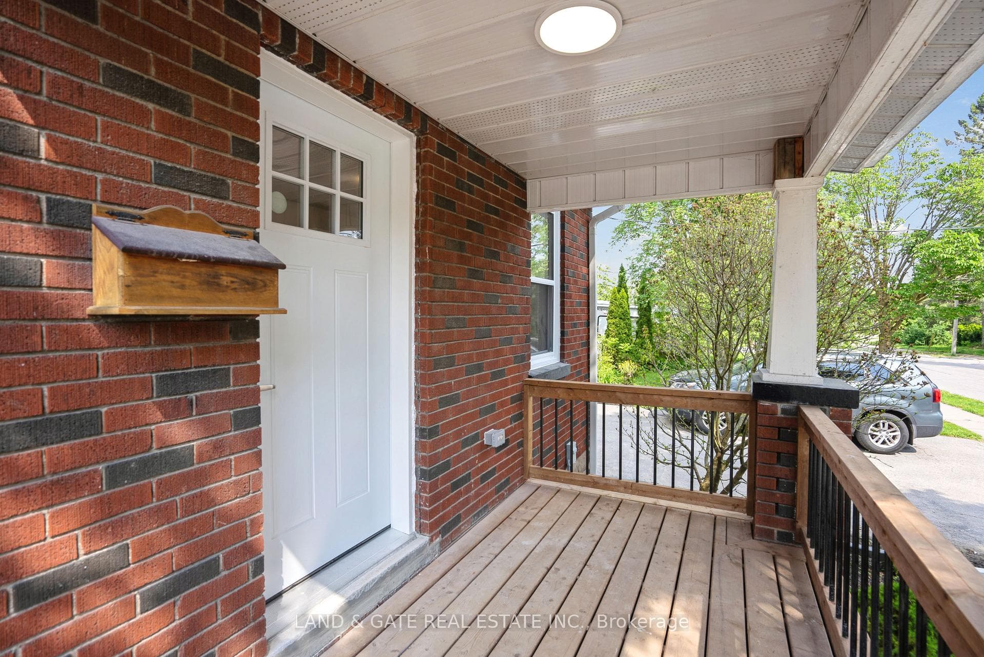 12 Wellington Street photo 4