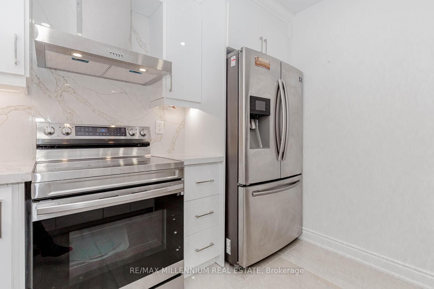 882 Brassard Circle photo 18